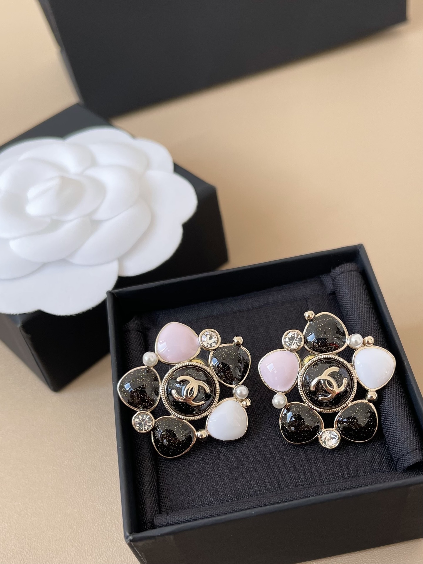 Chanel Black & White Flower CC Logo Stud Earrings - Luxury Jewelry