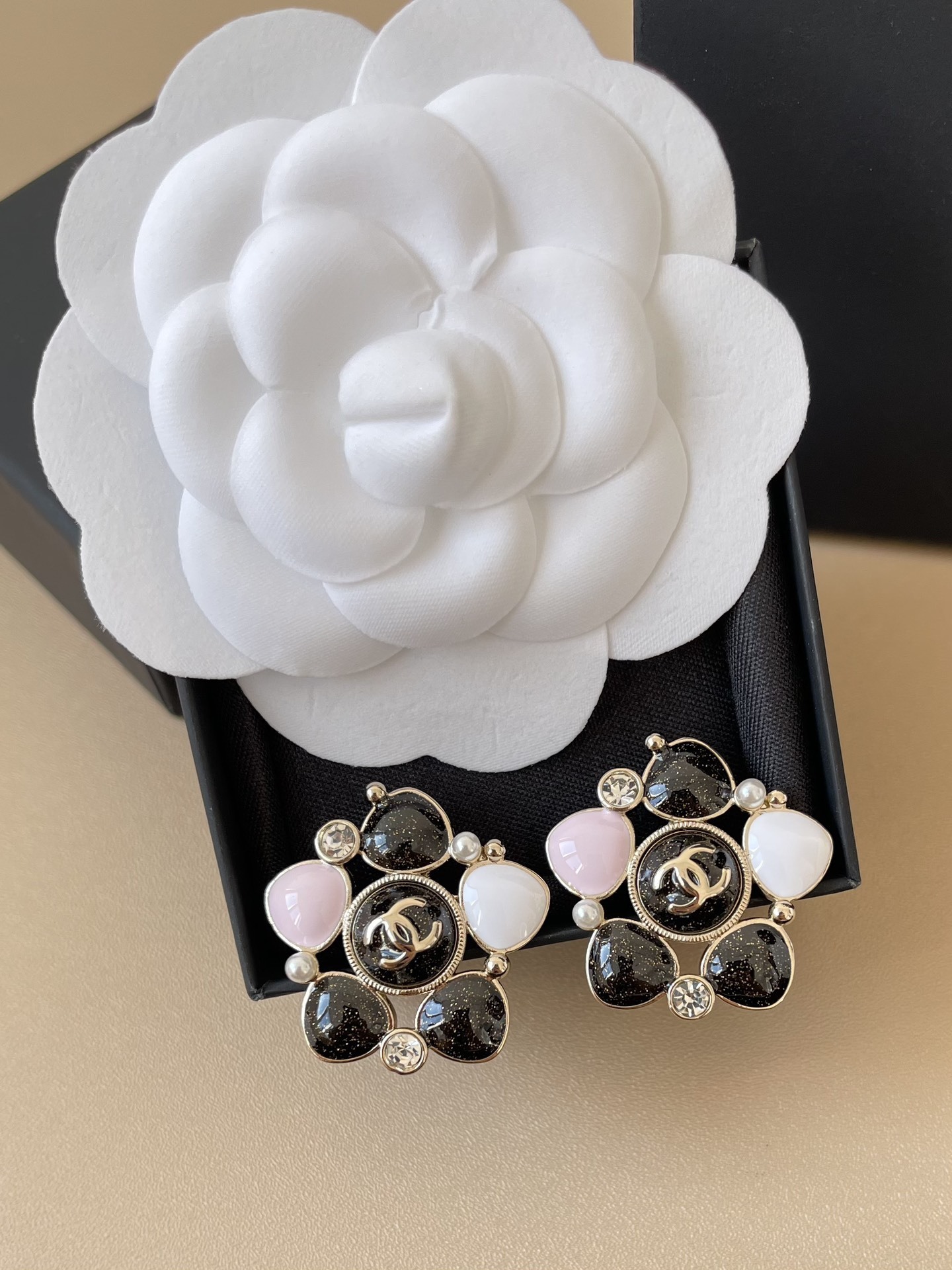 Chanel Black & White Flower CC Logo Stud Earrings - Luxury Jewelry