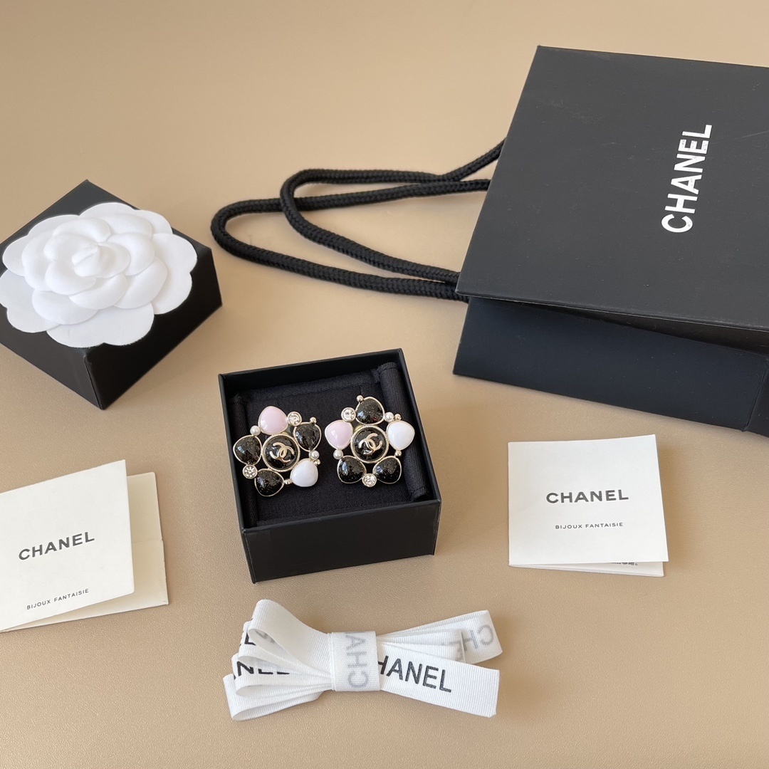 Chanel Black & White Flower CC Logo Stud Earrings - Luxury Jewelry