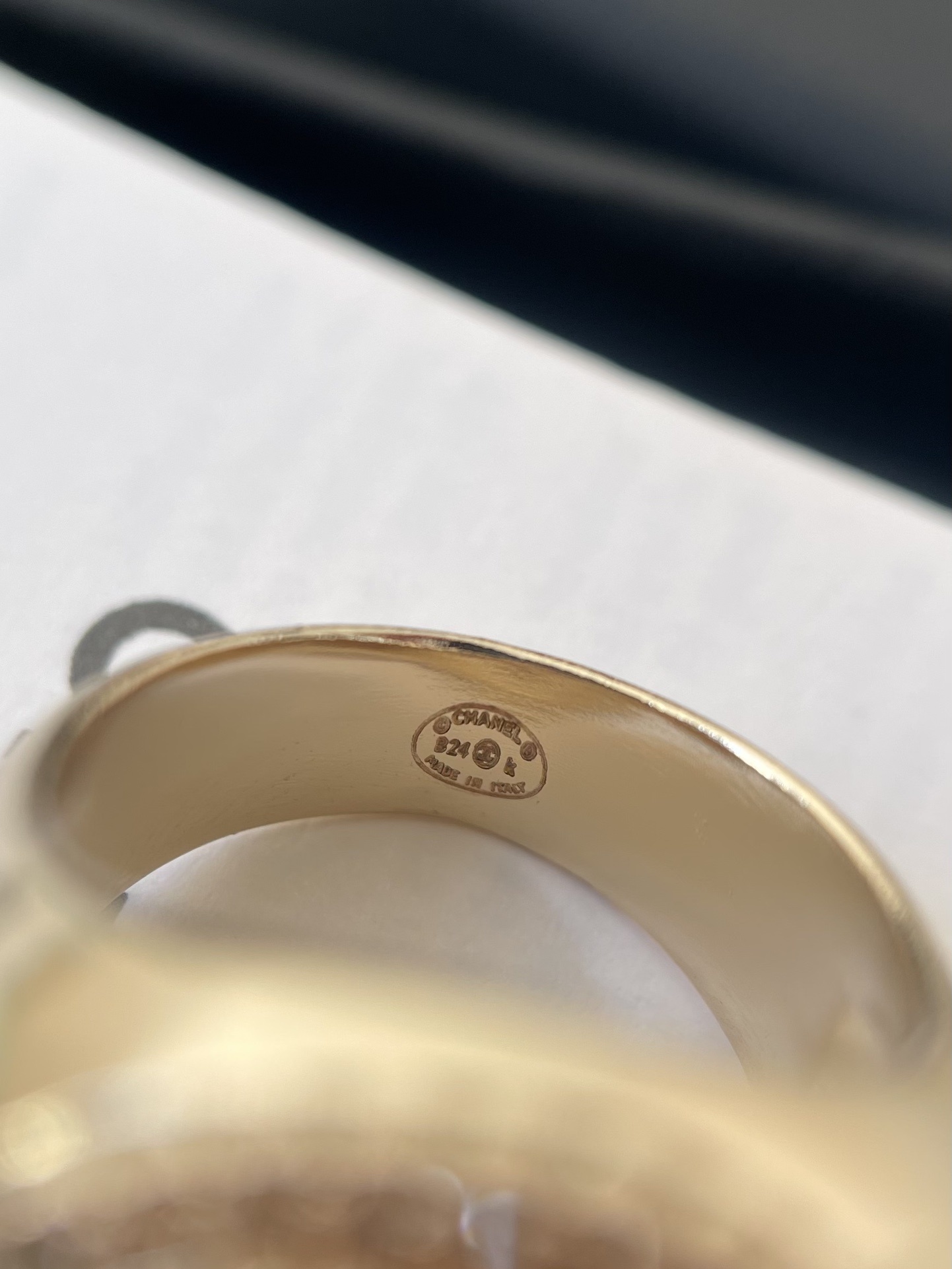 Luxury Crystal Designer Jewelry Set - Elegant Ring & Necklace