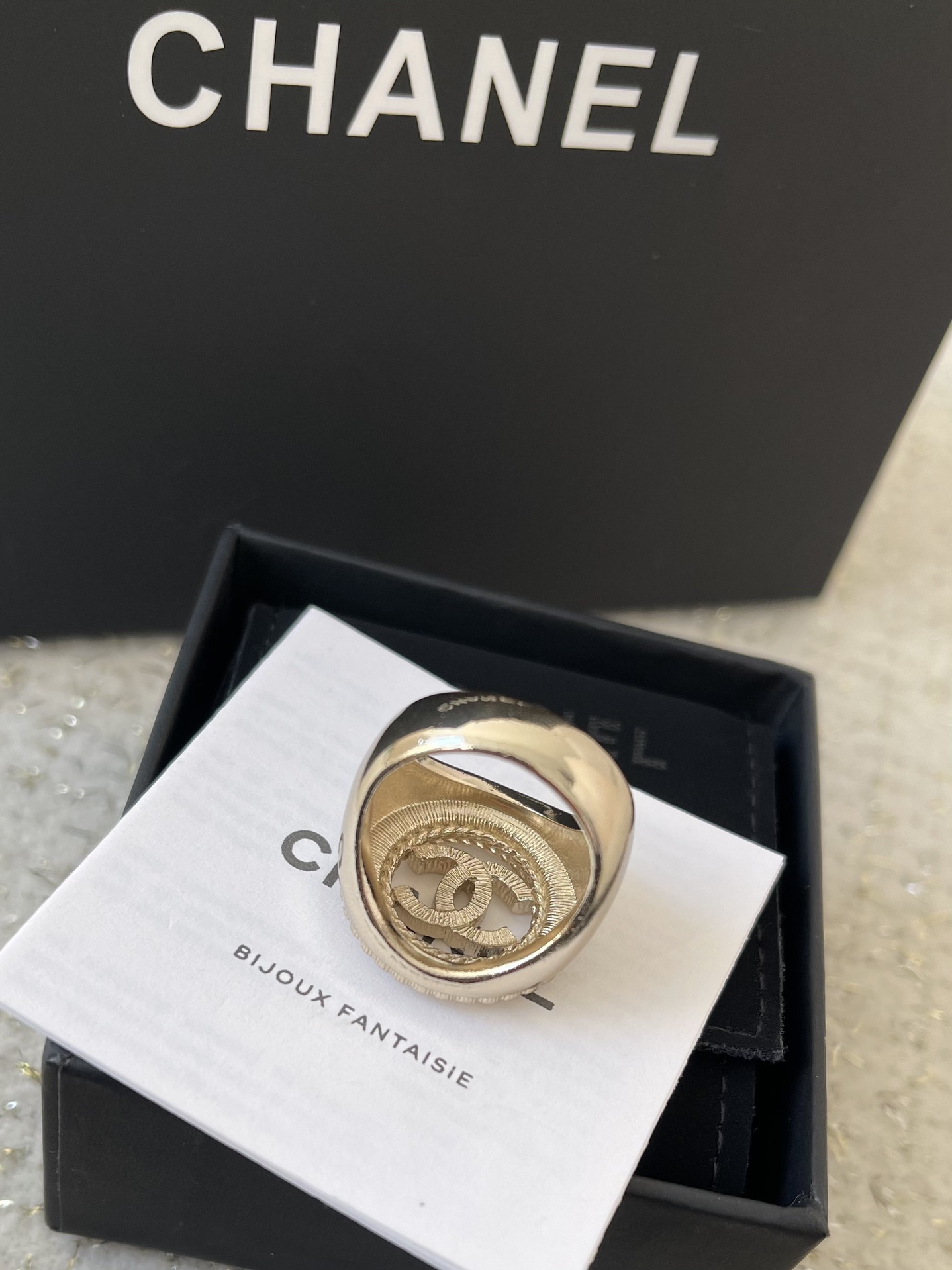 Luxury Crystal Designer Jewelry Set - Elegant Ring & Necklace