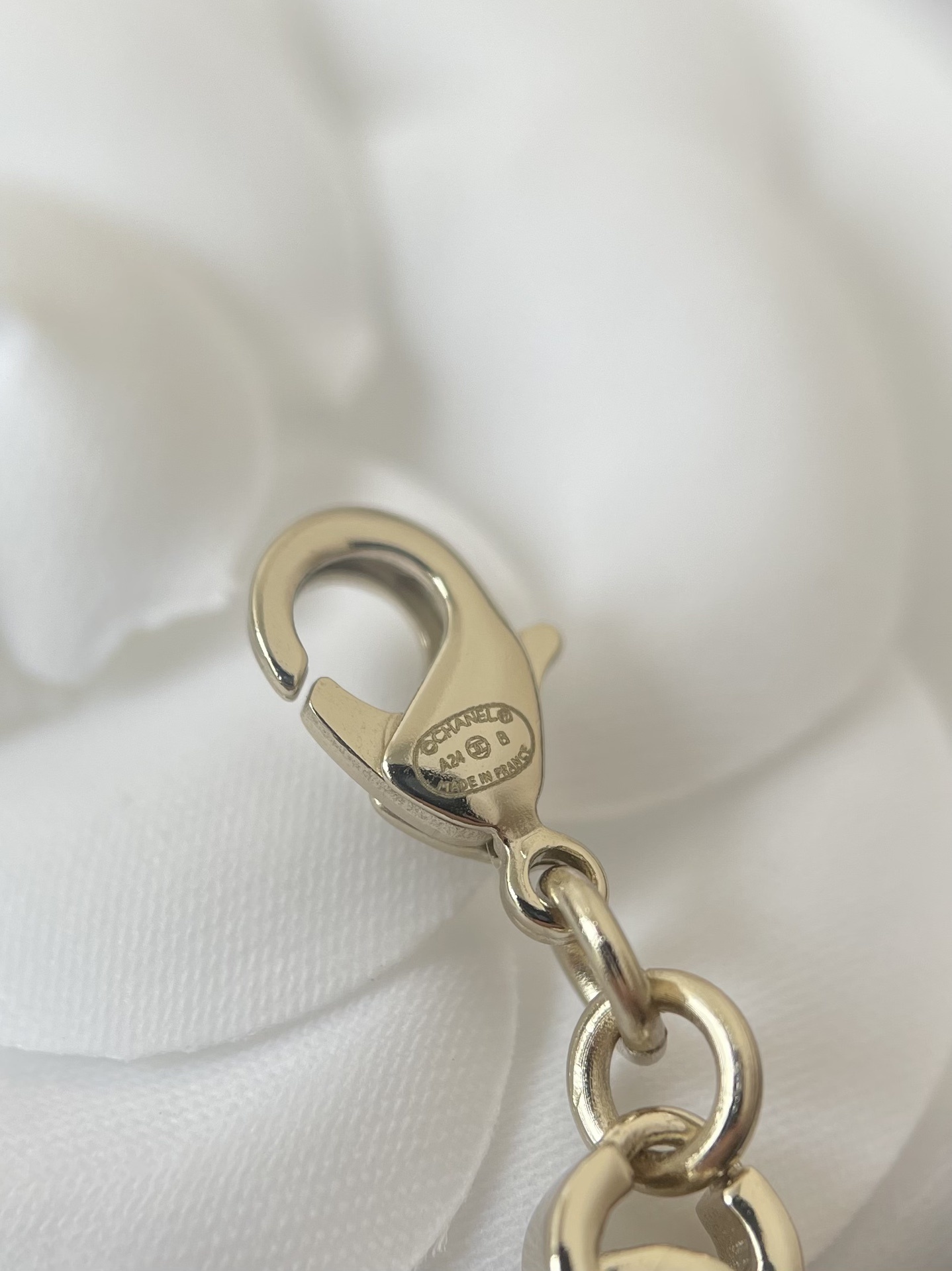 Elegant CC Logo Long Chain Necklace and Versatile Waist Belt