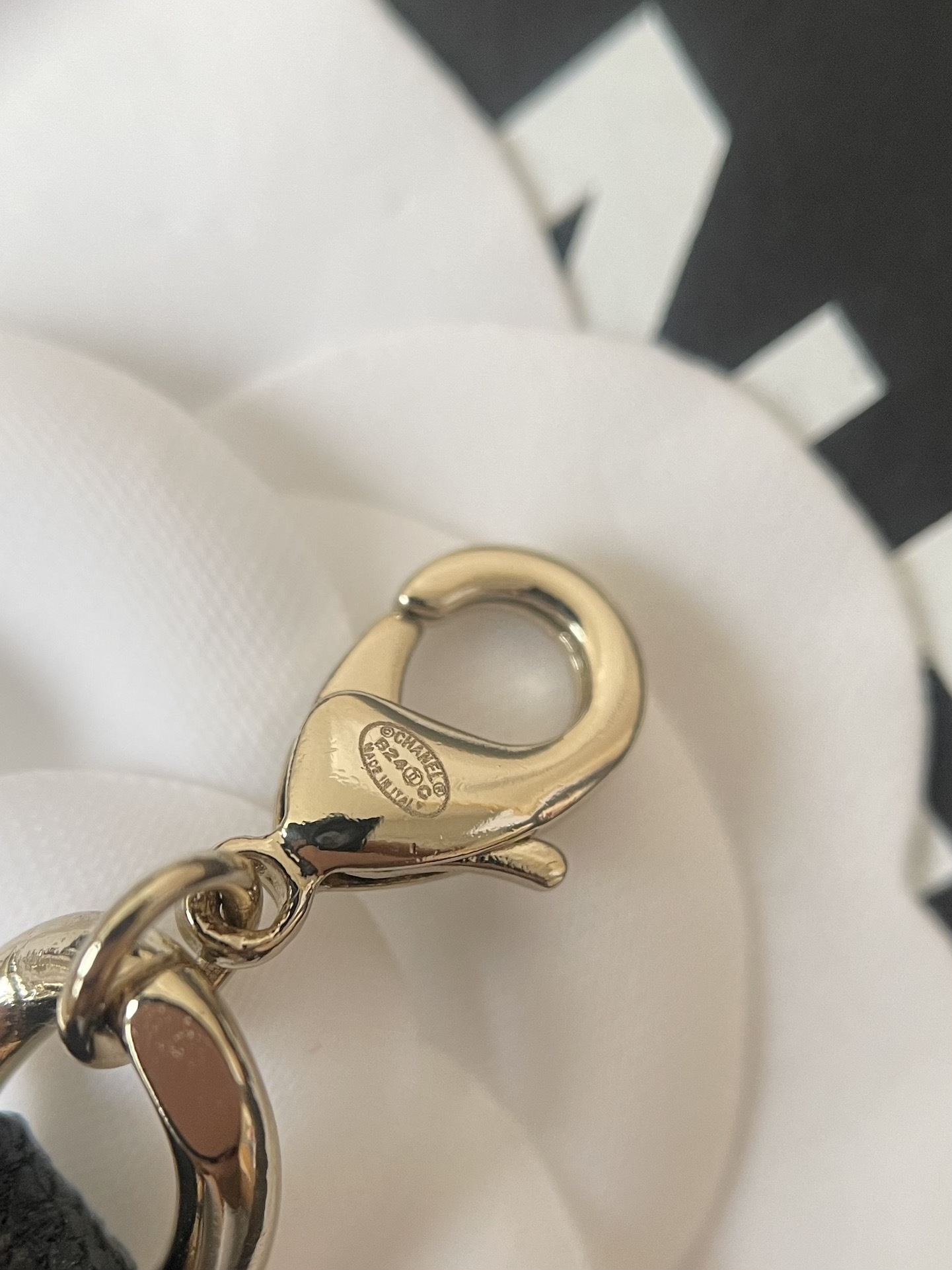 Chanel 2025/26 FW Leather & Gold Chain Belt with Bow Detail