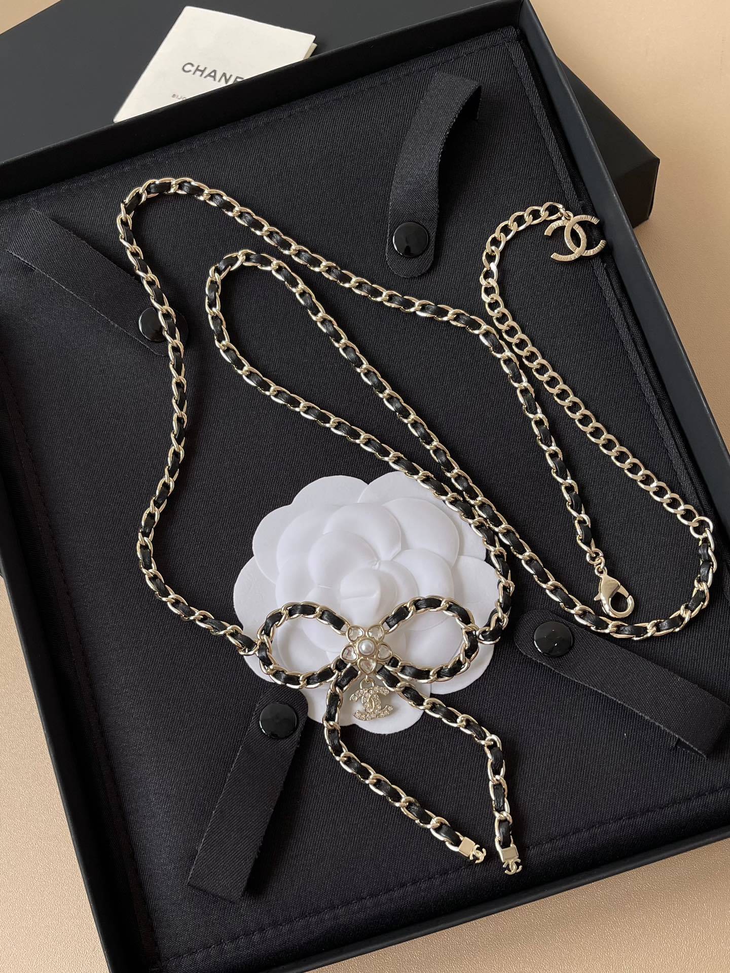 Elegant Bow Charm Waist Chain Belt with Crystal Logo