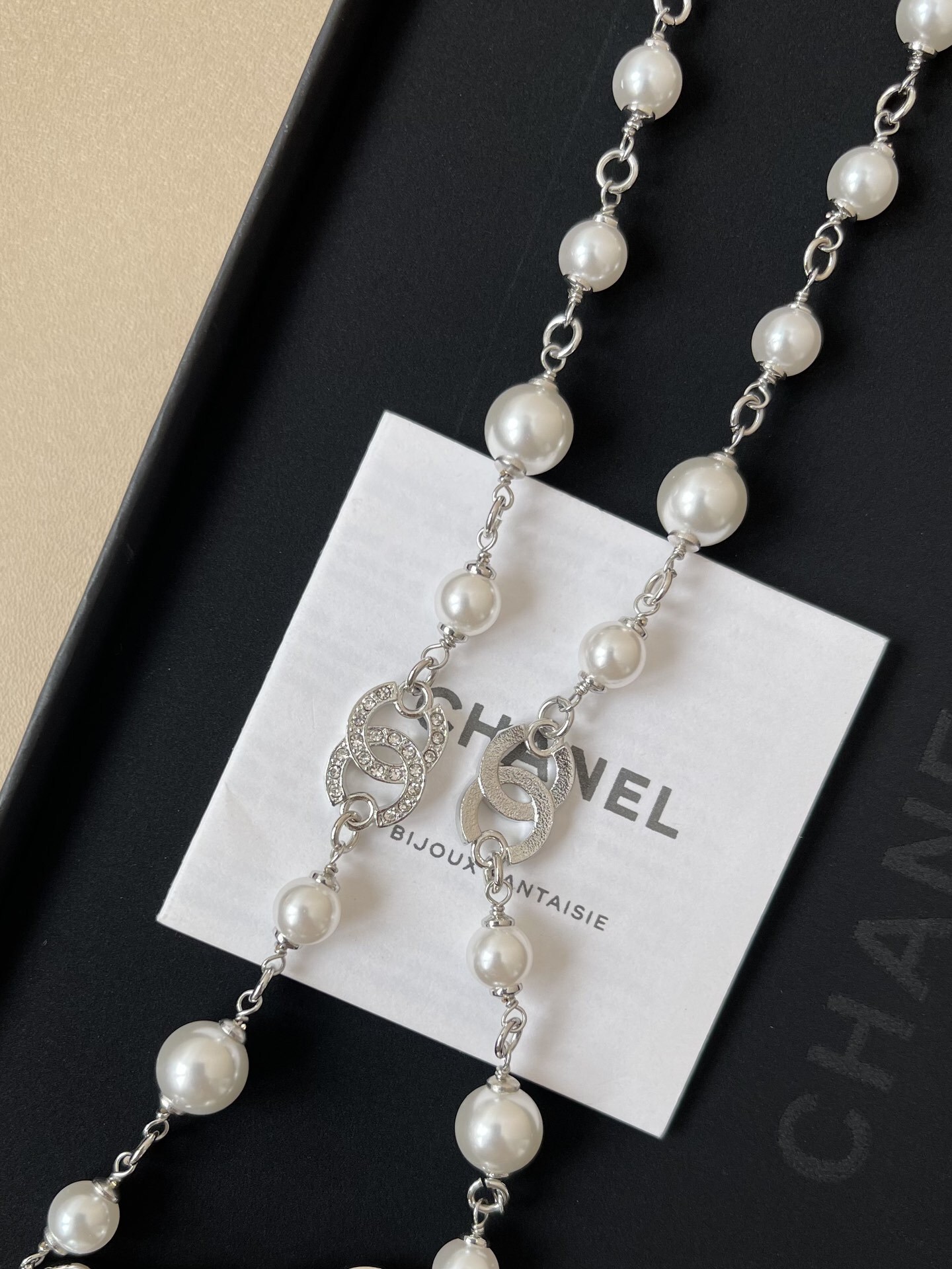 Chanel 2025 SS Silver Pearl and Crystal CC Logo Chain Belt