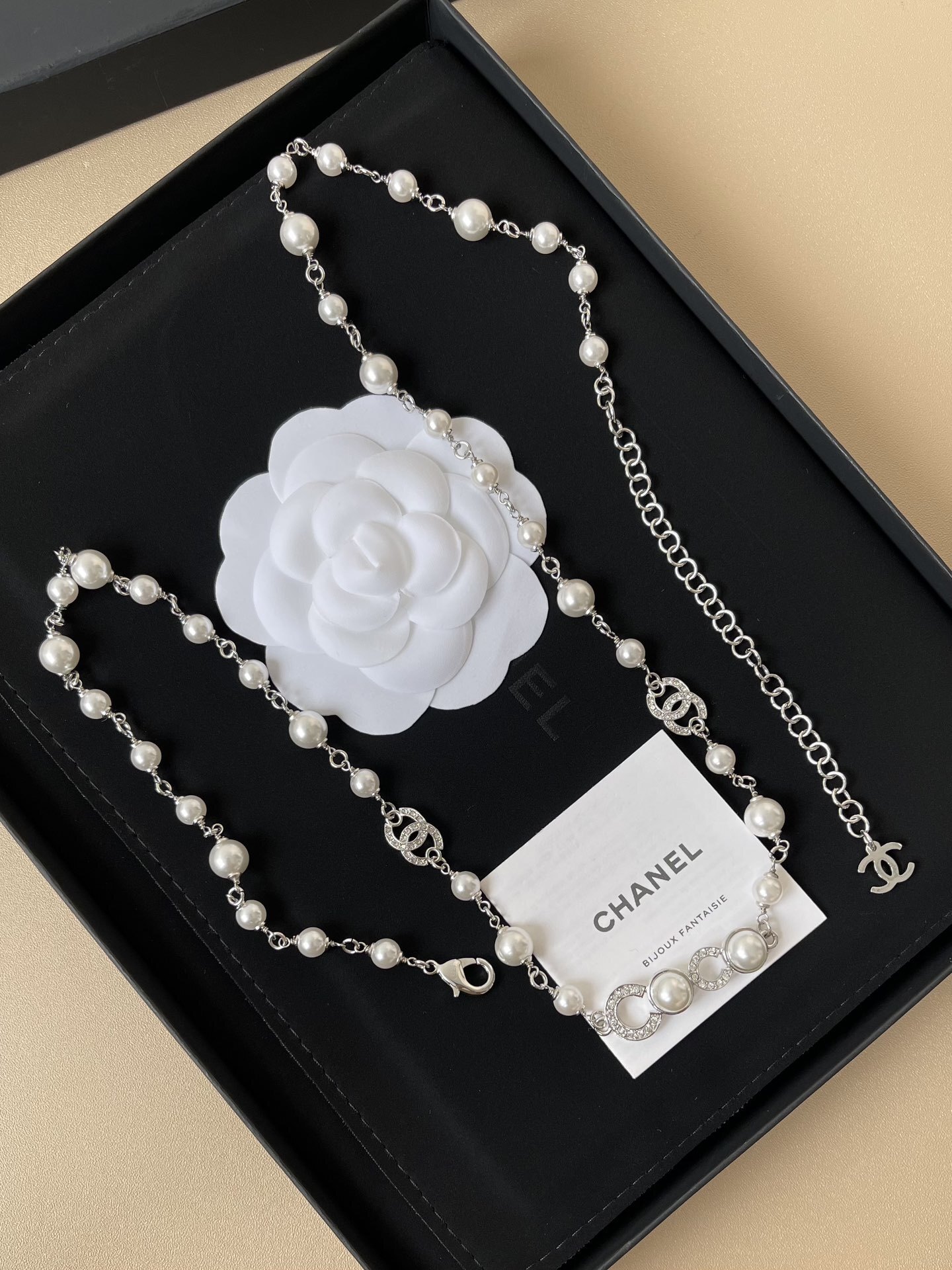 Chanel 2025 SS Silver Pearl and Crystal CC Logo Chain Belt