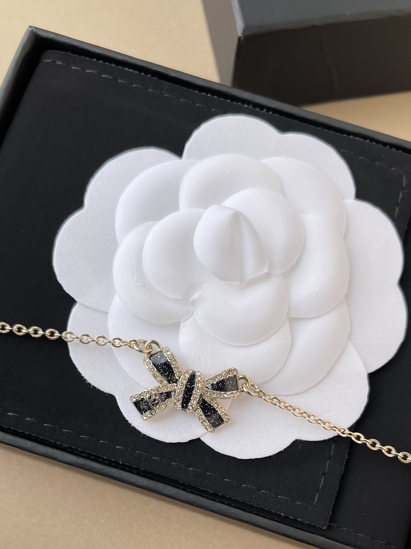 Luxury CC Logo Bow Bracelet with Crystal Accents - Elegant Jewelry