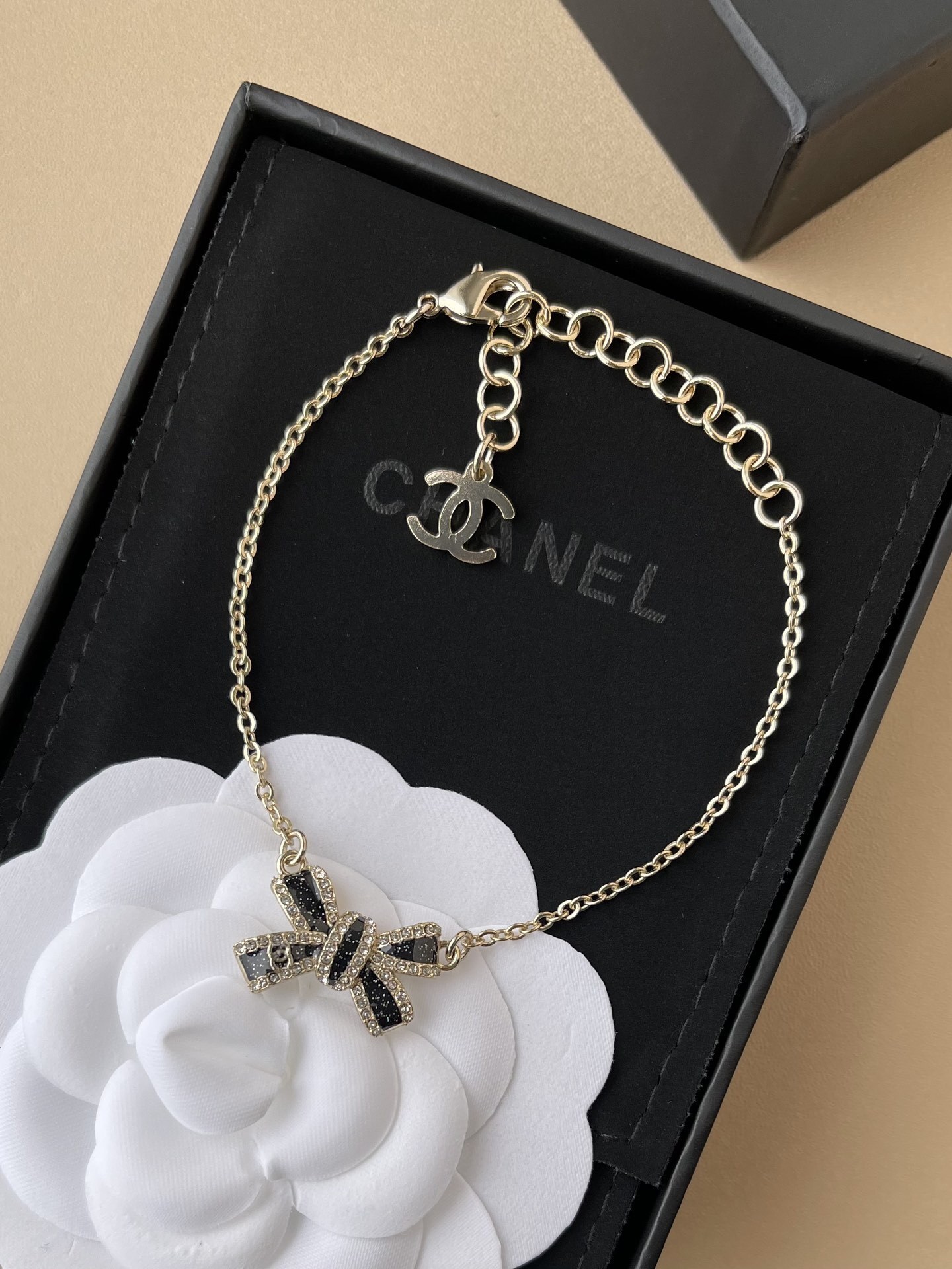 Luxury CC Logo Bow Bracelet with Crystal Accents - Elegant Jewelry