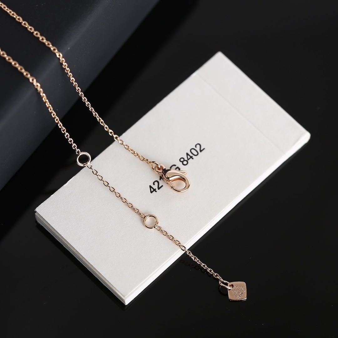 Chanel COCO Crush Bracelet 18K White Gold with Quilted Diamond