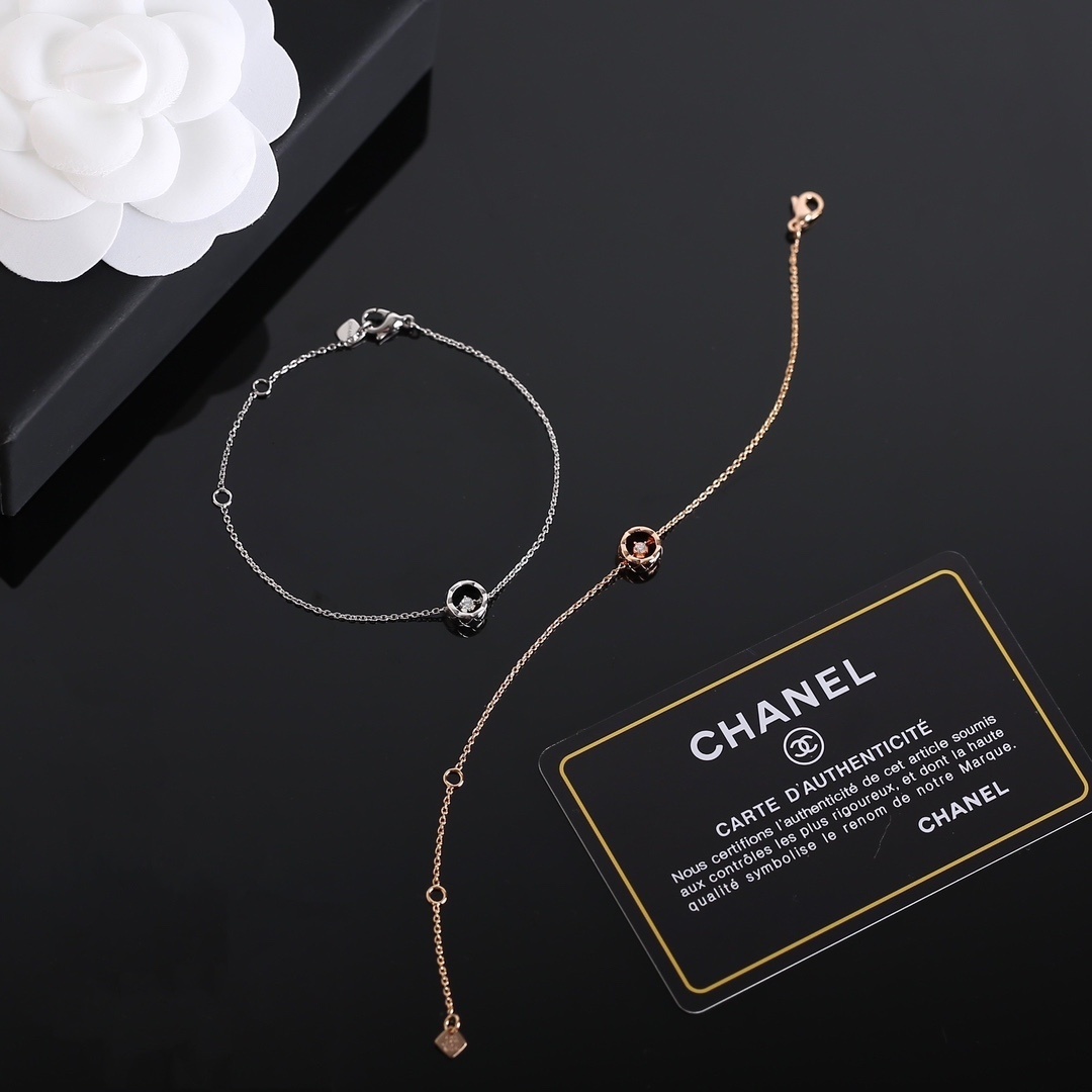 Chanel COCO Crush Bracelet 18K White Gold with Quilted Diamond