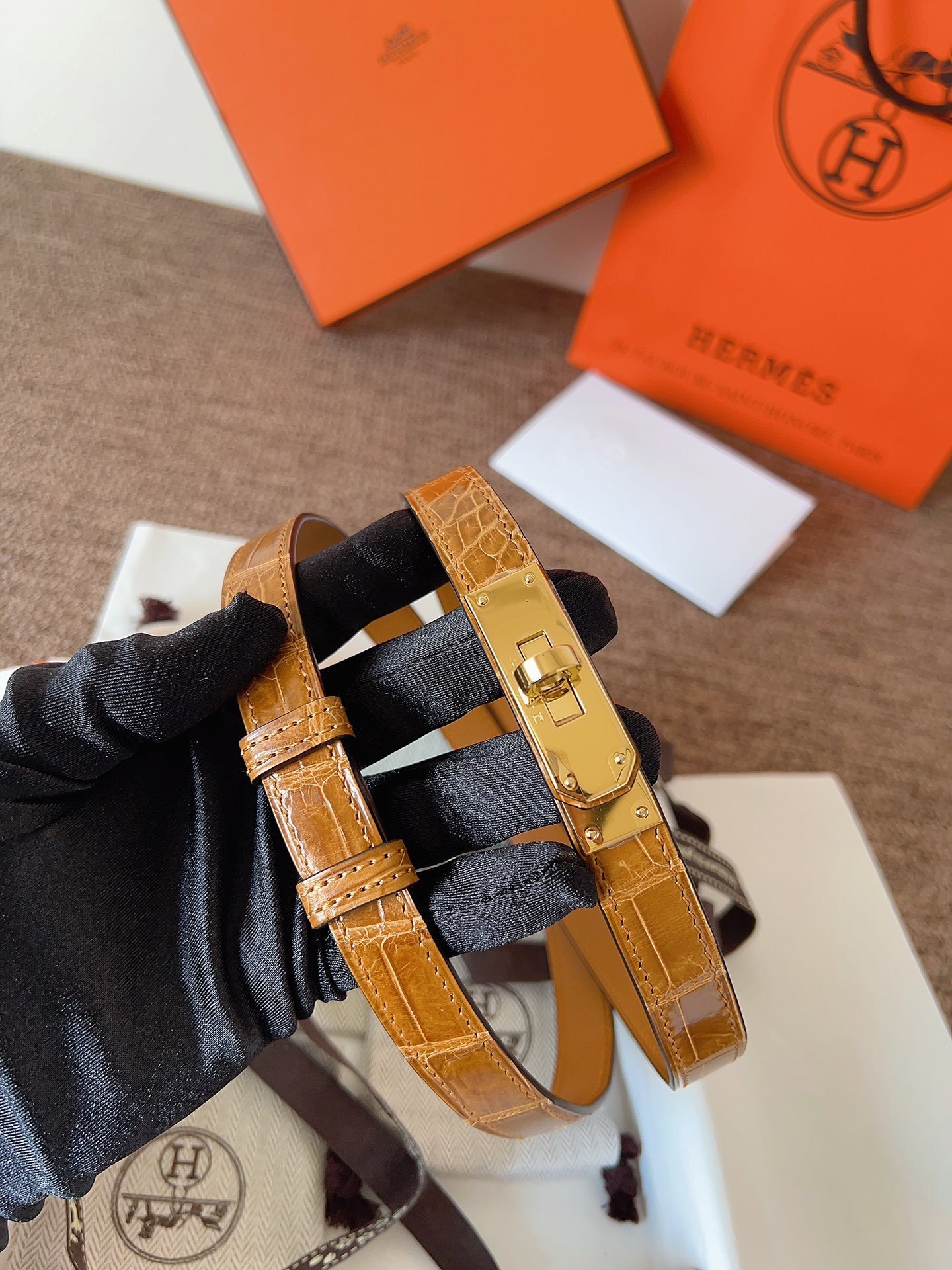 Luxury Alligator Leather Kelly Belt with Gold Hardware - Tan