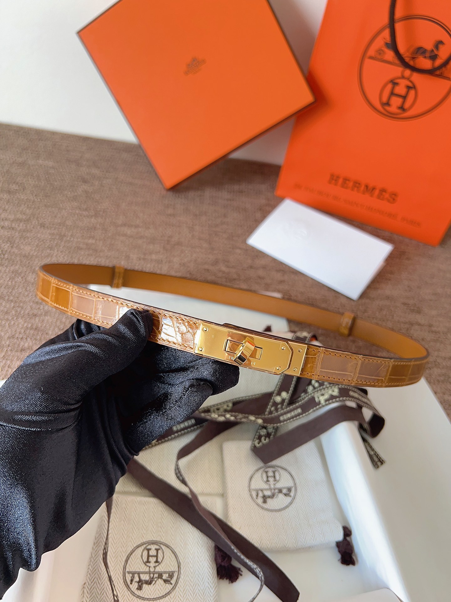 Luxury Alligator Leather Kelly Belt with Gold Hardware - Tan