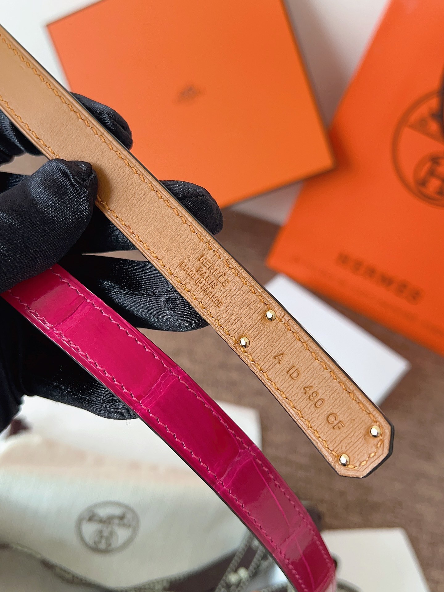 Hermès Kelly Belt Shiny Rose Scheherazade Crocodile Gold Hardware