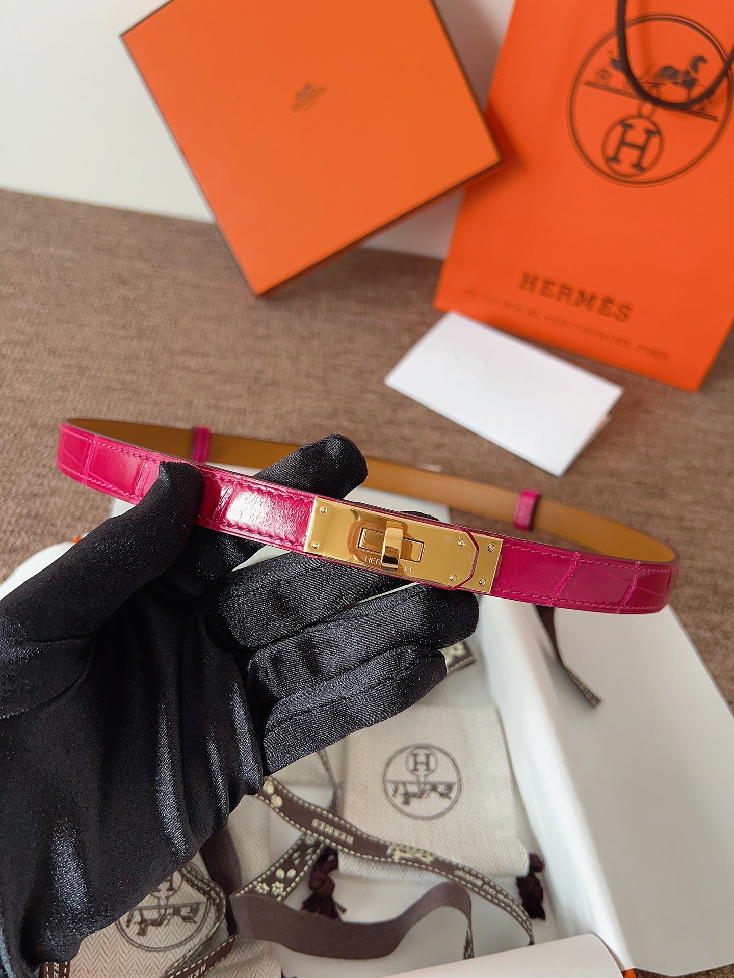 Hermès Kelly Belt Shiny Rose Scheherazade Crocodile Gold Hardware