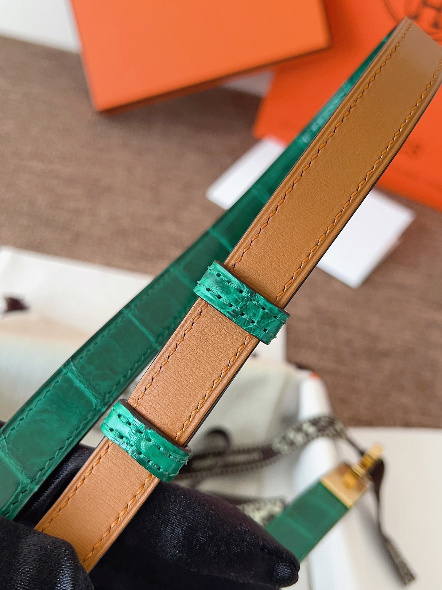 Hermès Kelly Belt in Green Alligator Leather with Gold Hardware