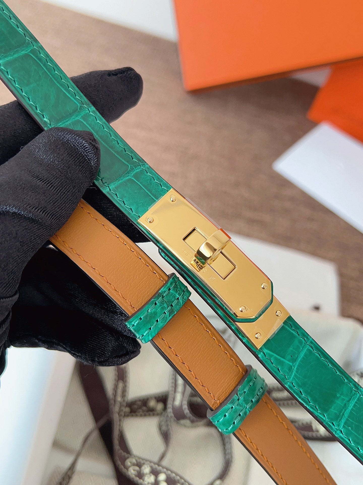 Hermès Kelly Belt in Green Alligator Leather with Gold Hardware