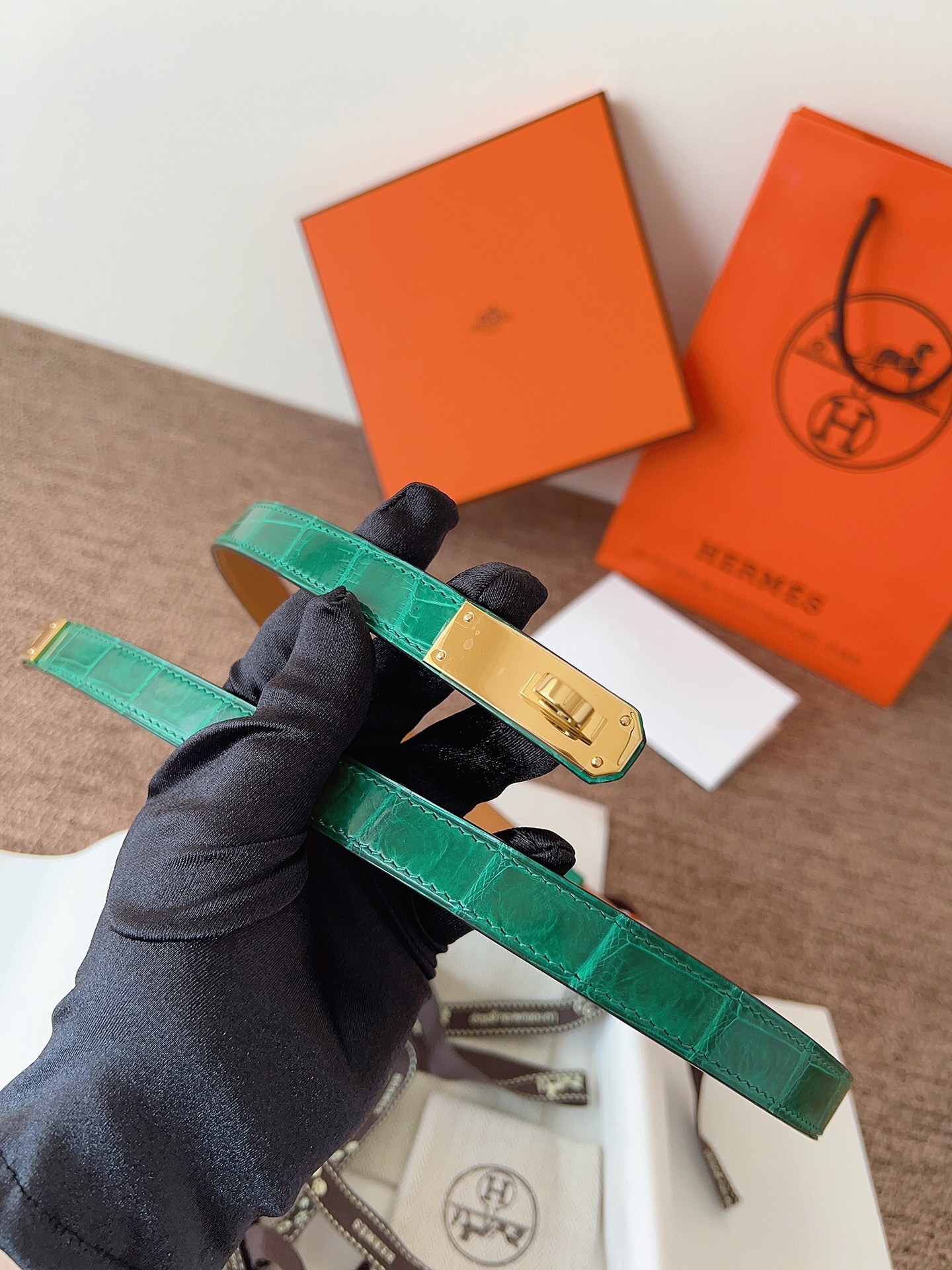 Hermès Kelly Belt in Green Alligator Leather with Gold Hardware