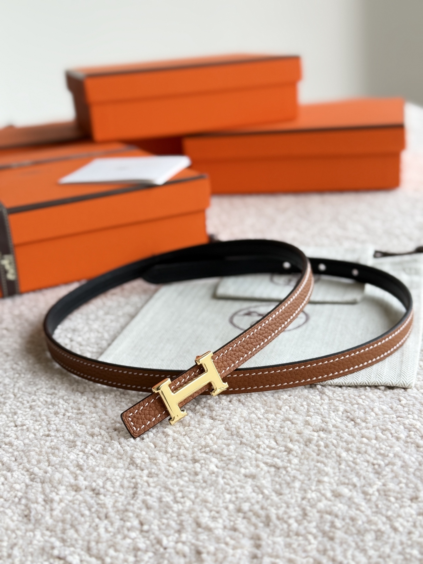 Hermes Constance Women’s Thin Reversible Belt – Gold H Buckle