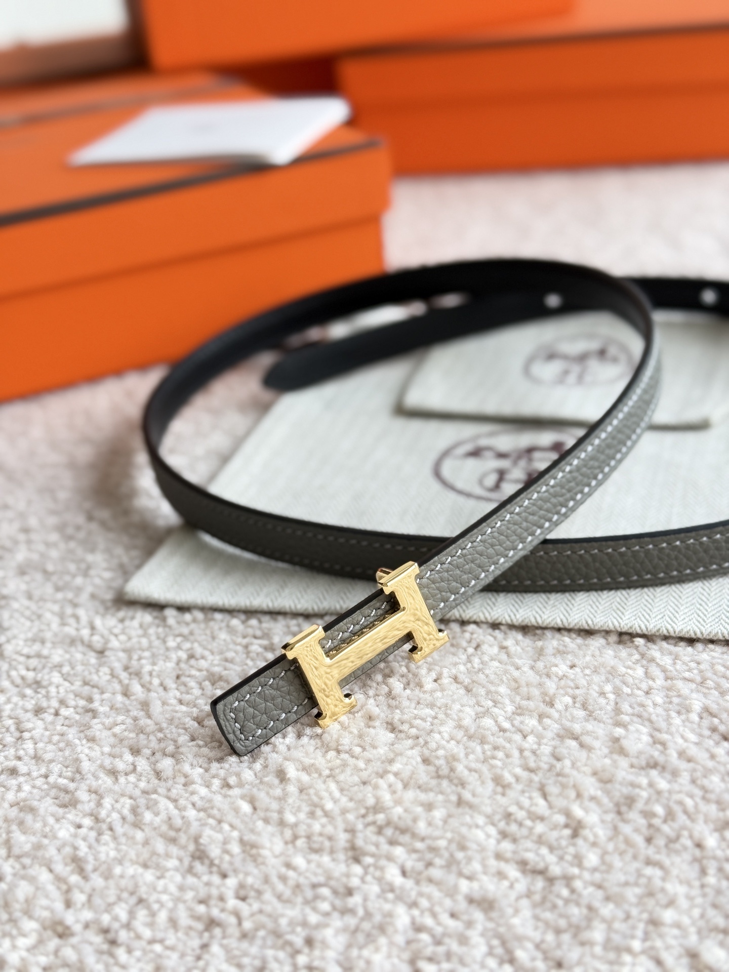 Luxury Designer Leather Belt with Silver H Buckle - Grey Slim