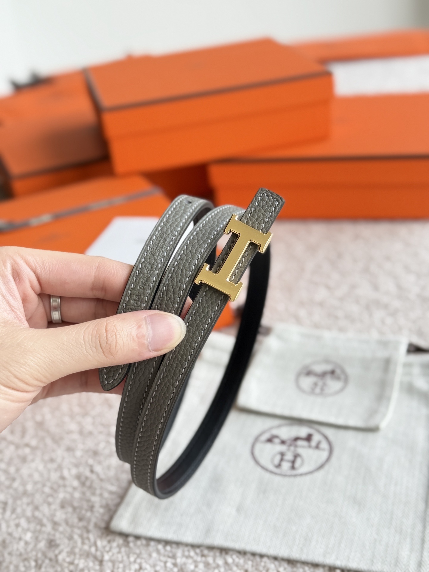 Luxury Designer Leather Belt with Silver H Buckle - Grey Slim