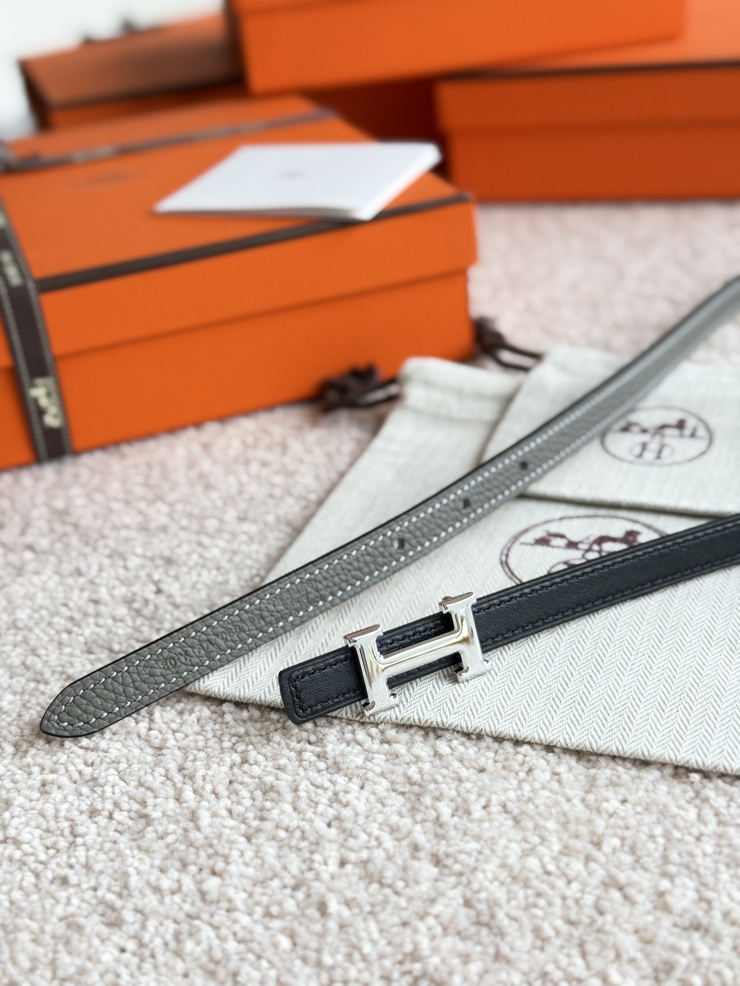 Luxury Designer Leather Belt with Silver H Buckle - Grey Slim