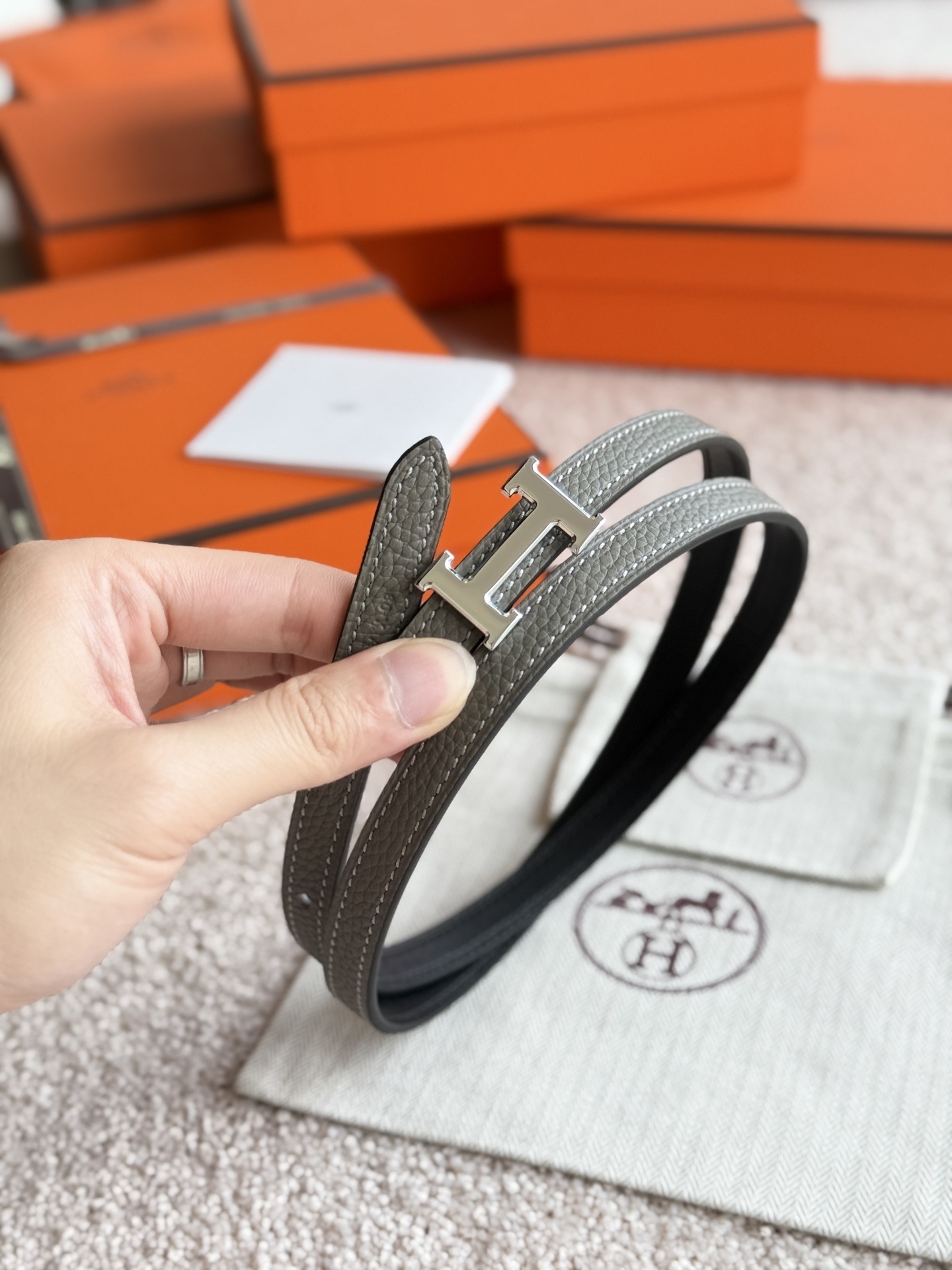 Luxury Designer Leather Belt with Silver H Buckle - Grey Slim