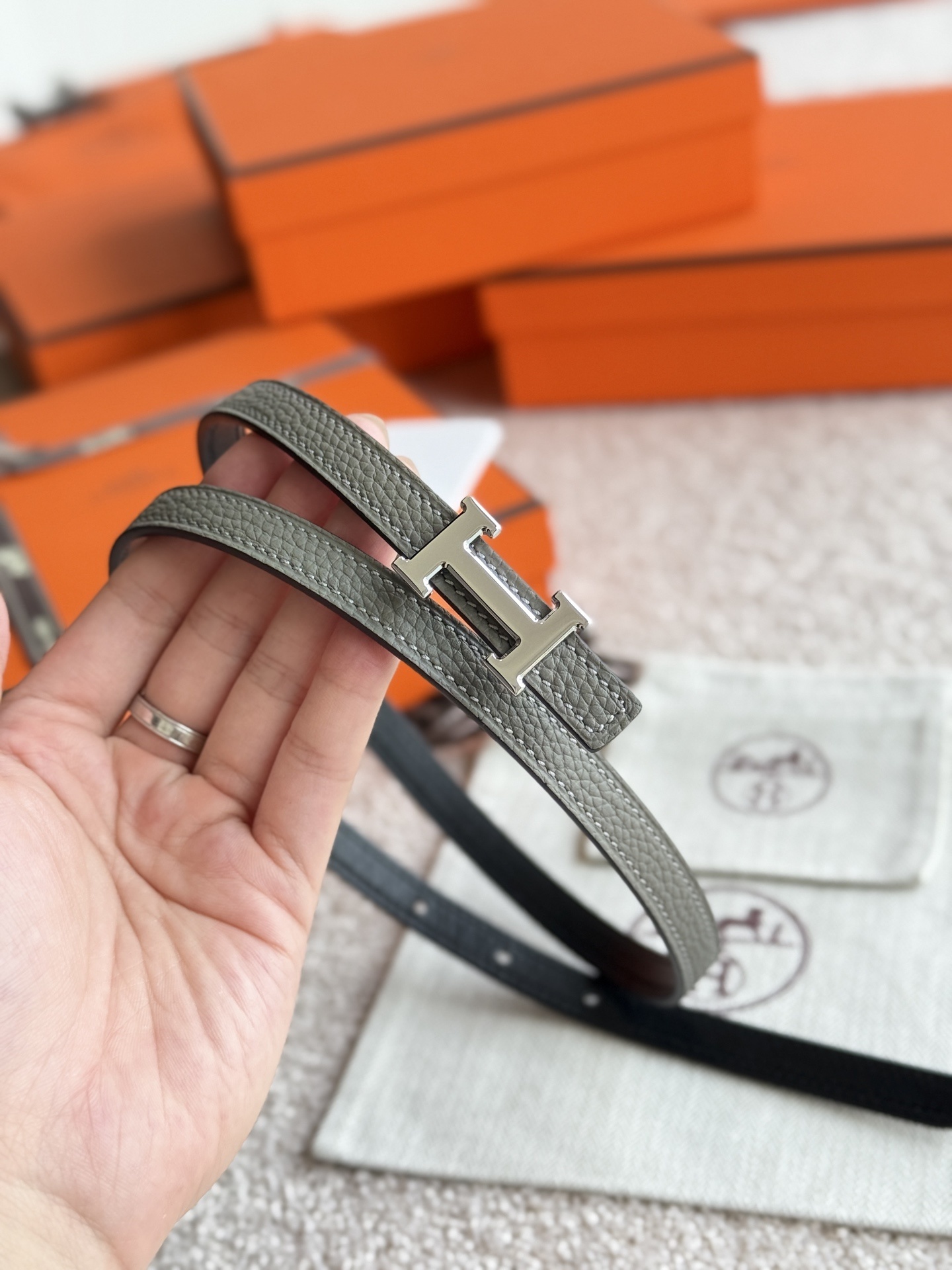 Luxury Designer Leather Belt with Silver H Buckle - Grey Slim