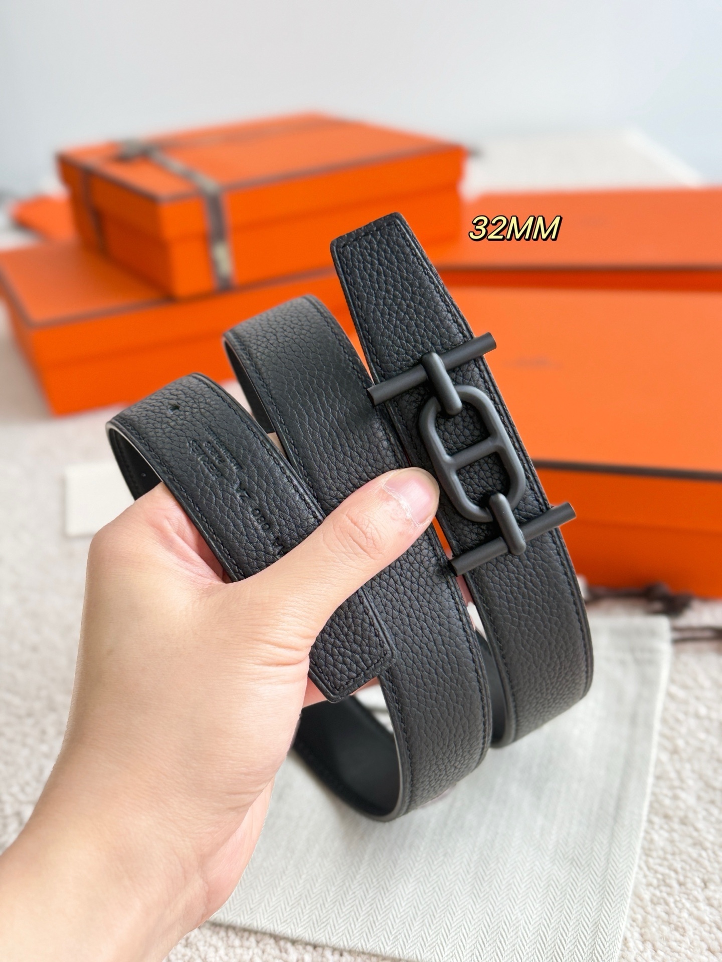 Hermes Ancre Buckle & 32mm Reversible Leather Strap - Matte Black