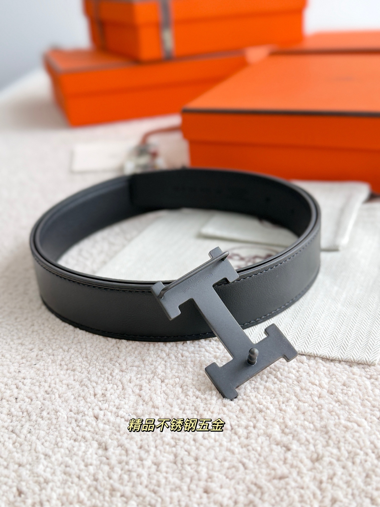 Hermes H 5382 Reversible Leather Belt 32mm with Matte Buckle