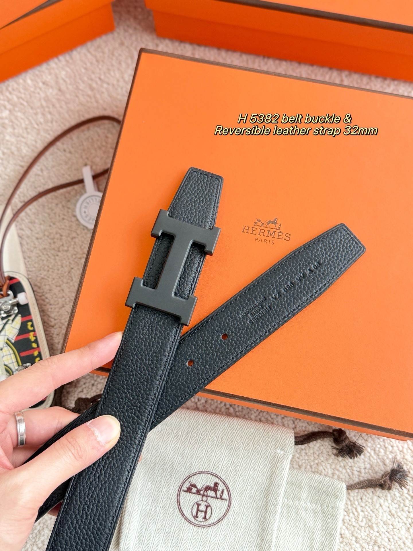 Hermes H 5382 Reversible Leather Belt 32mm with Matte Buckle