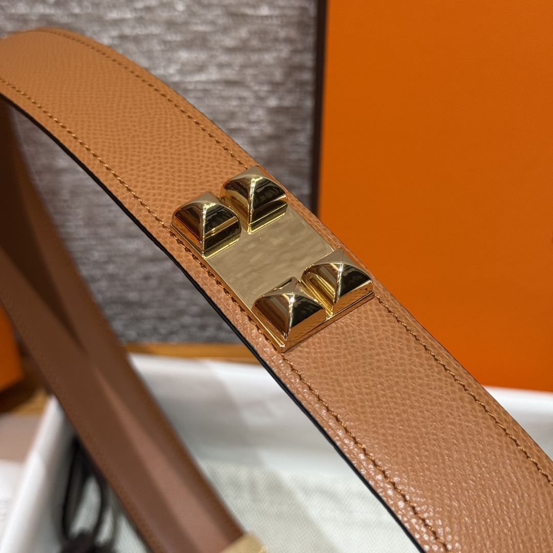 Luxury Grained Leather Belt with Gold Pyramid Studs - Brown