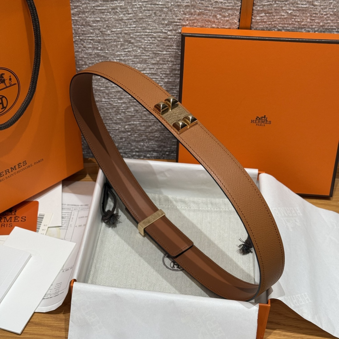 Luxury Grained Leather Belt with Gold Pyramid Studs - Brown