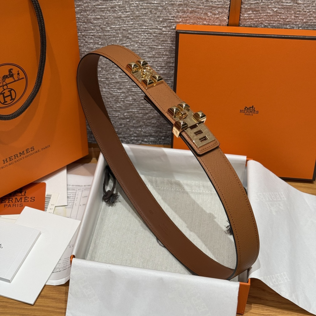 Luxury Grained Leather Belt with Gold Pyramid Studs - Brown