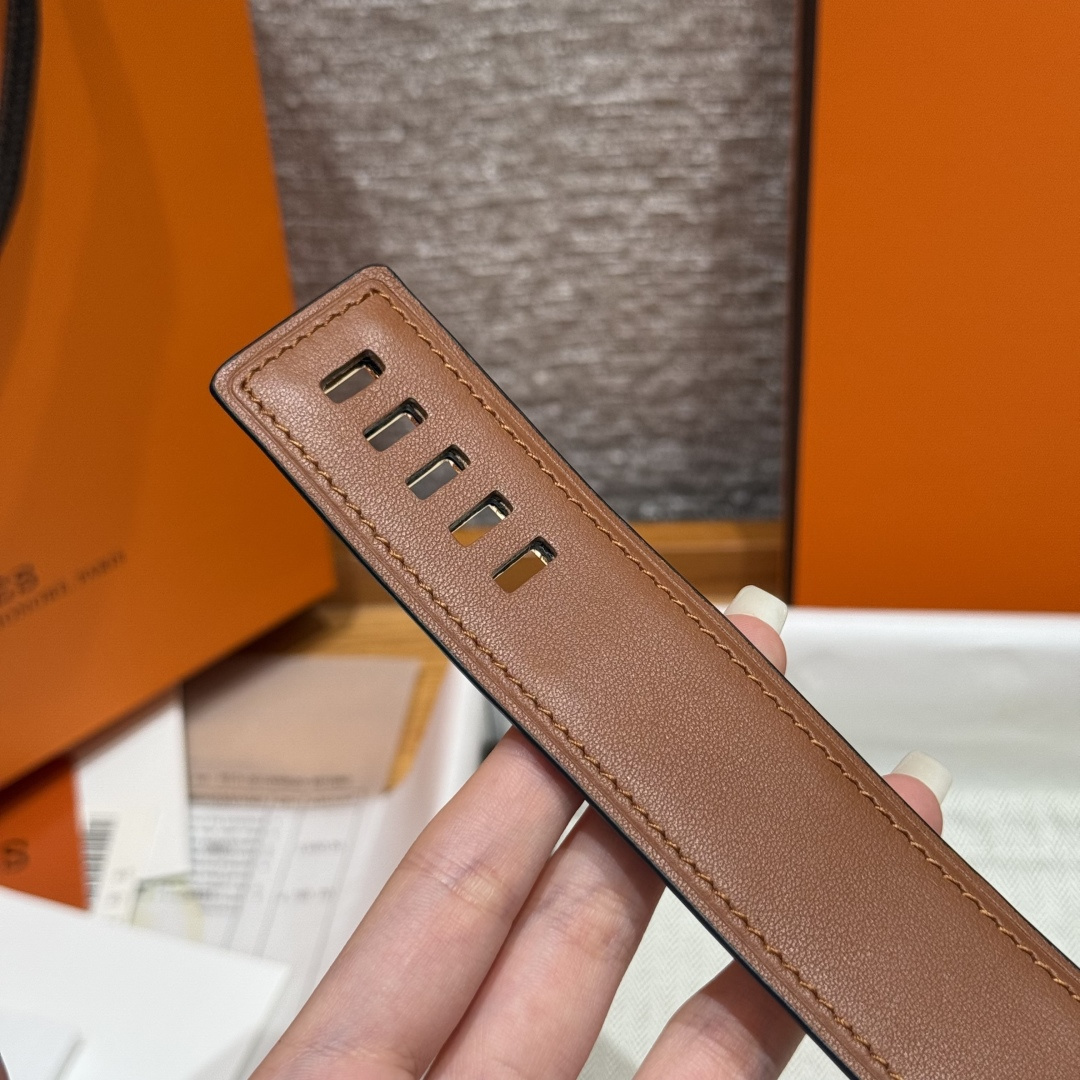 Hermès Kelly Belt in Black Epsom Leather with Gold-Plated Hardware