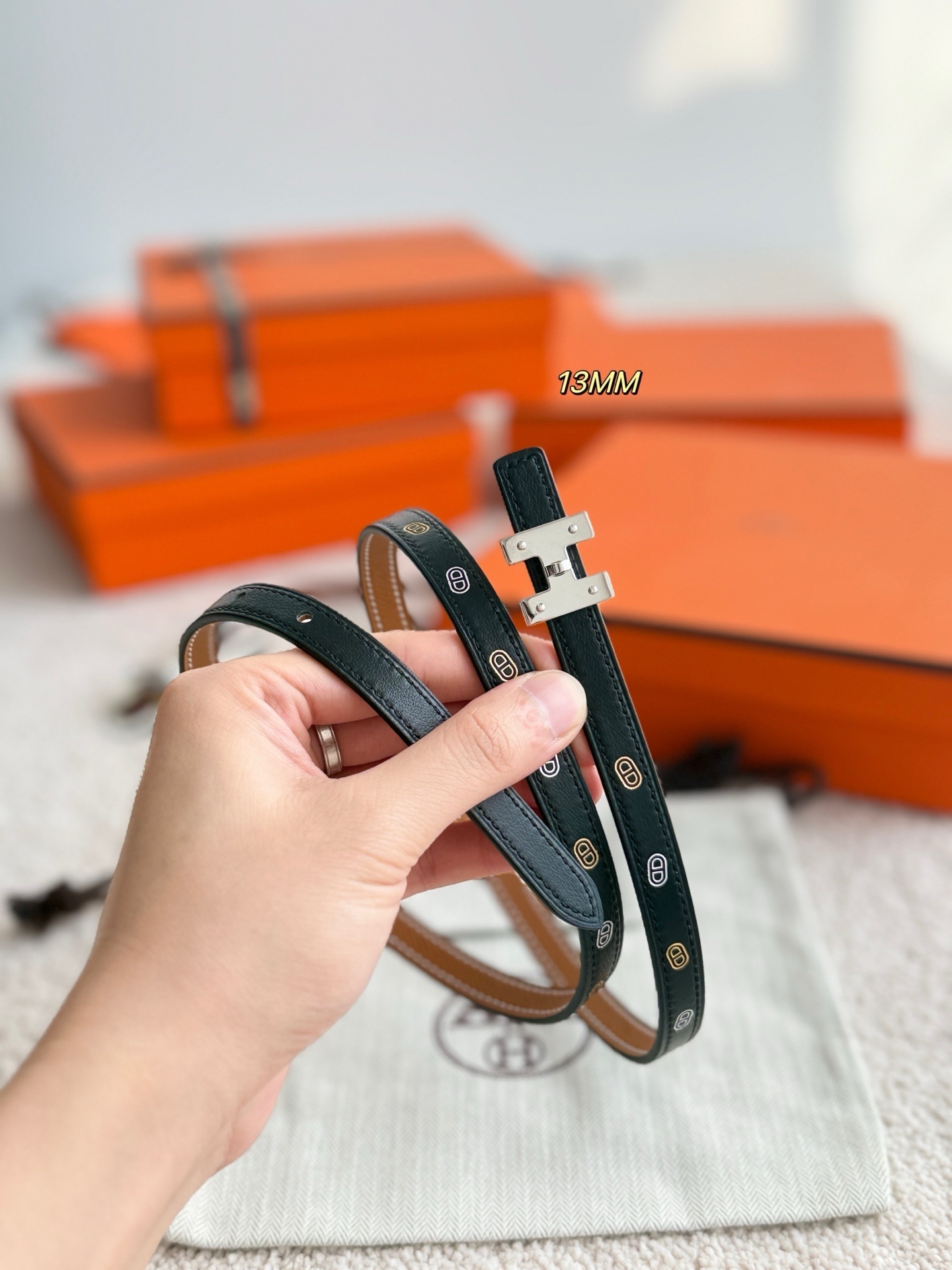 Ruban Belt Buckle & 13mm Reversible Leather Strap - Luxury Accessory