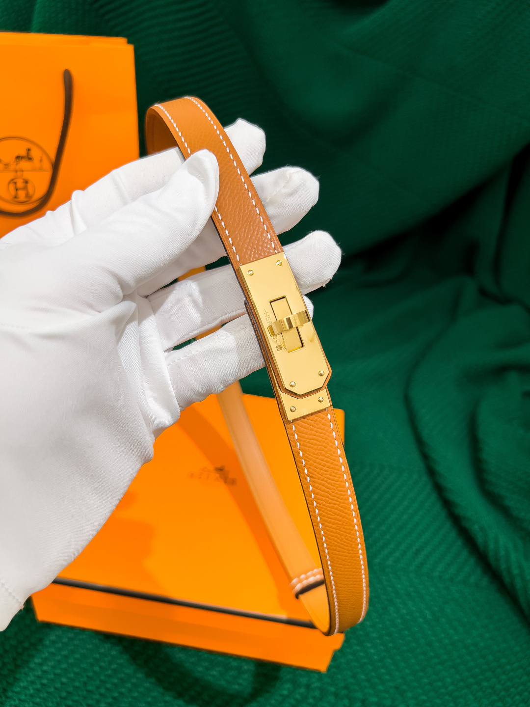 Hermès Kelly 18 Belt Gold Epsom Leather with Gold Hardware