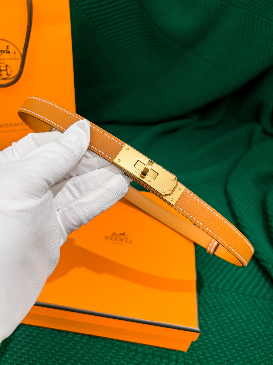 Hermès Kelly 18 Belt Gold Epsom Leather with Gold Hardware