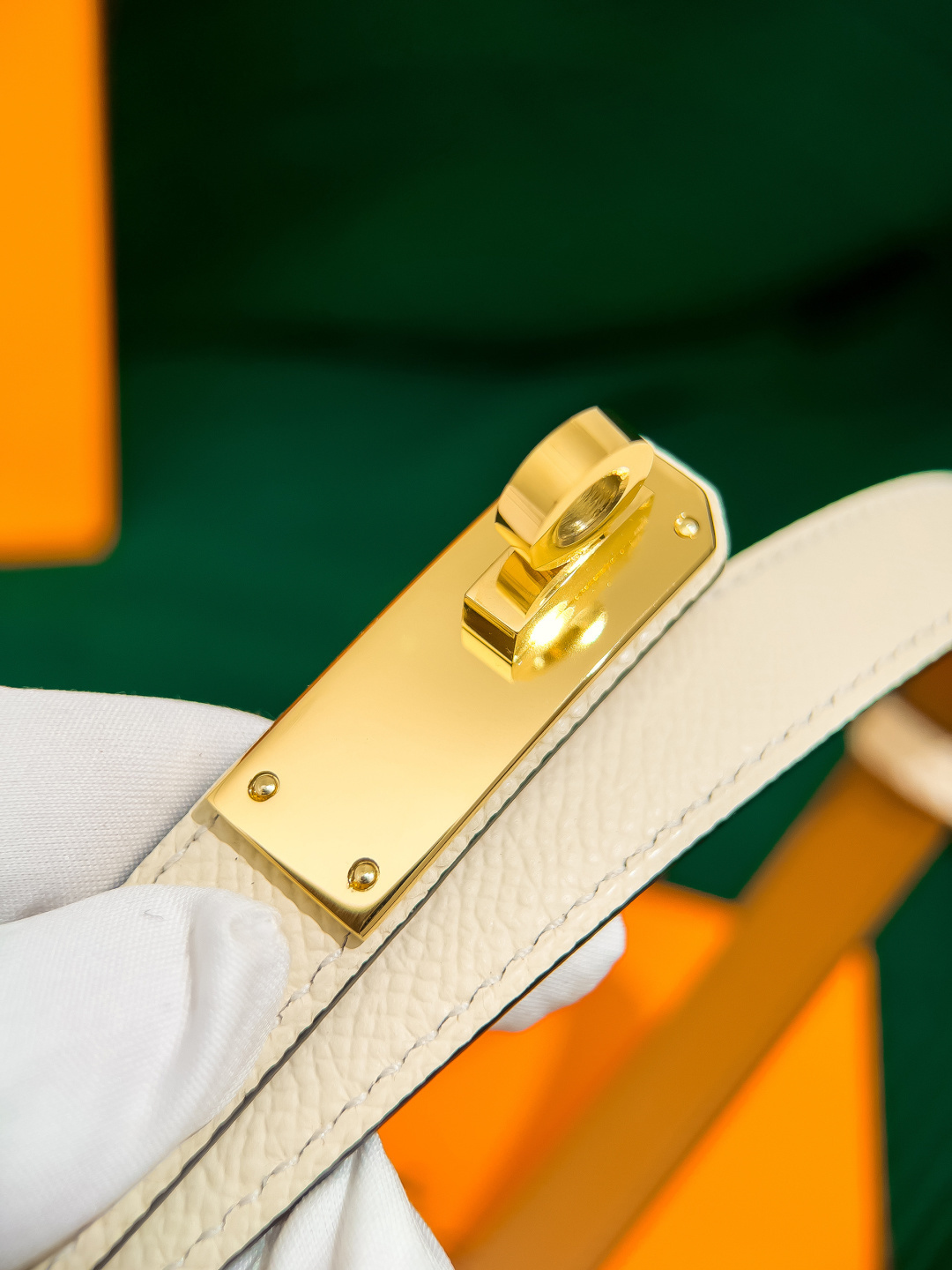 Hermès Kelly Belt in Cream Epsom Leather with Gold Buckle