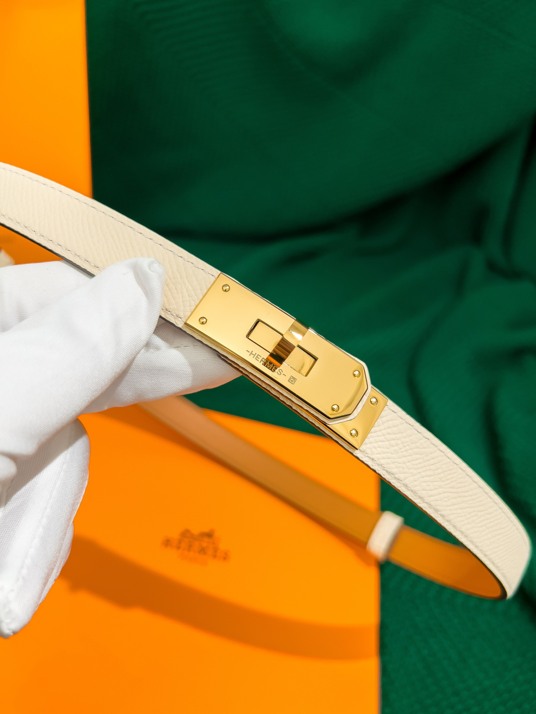 Hermès Kelly Belt in Cream Epsom Leather with Gold Buckle