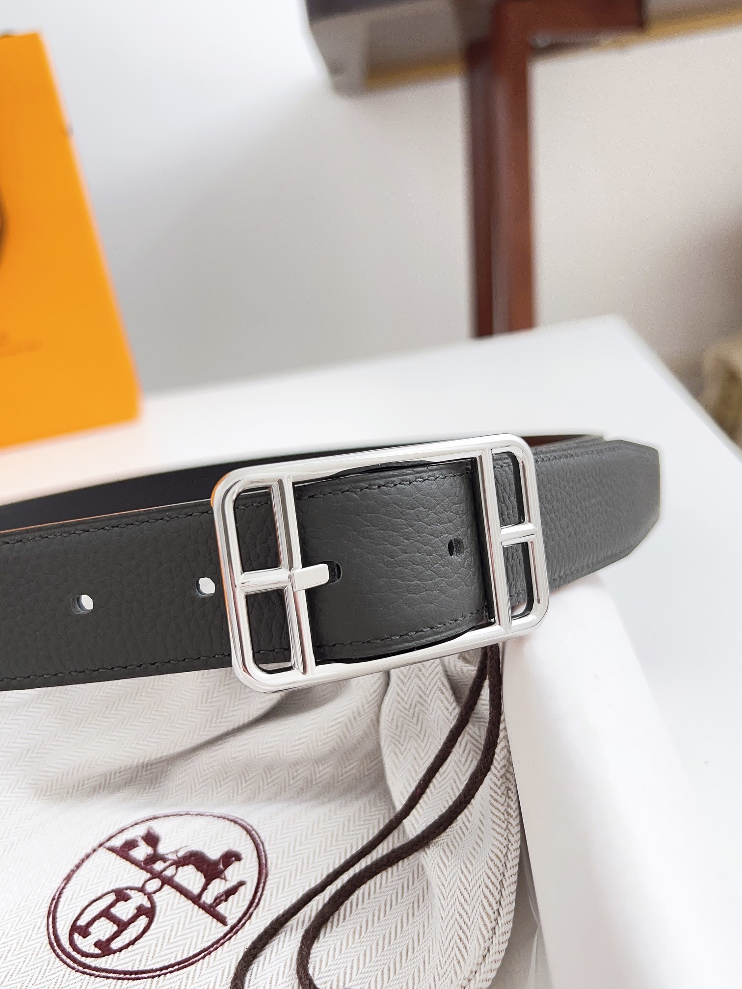 Hermès Luxury Leather Belt with Silver Buckle - Premium Grey Strap