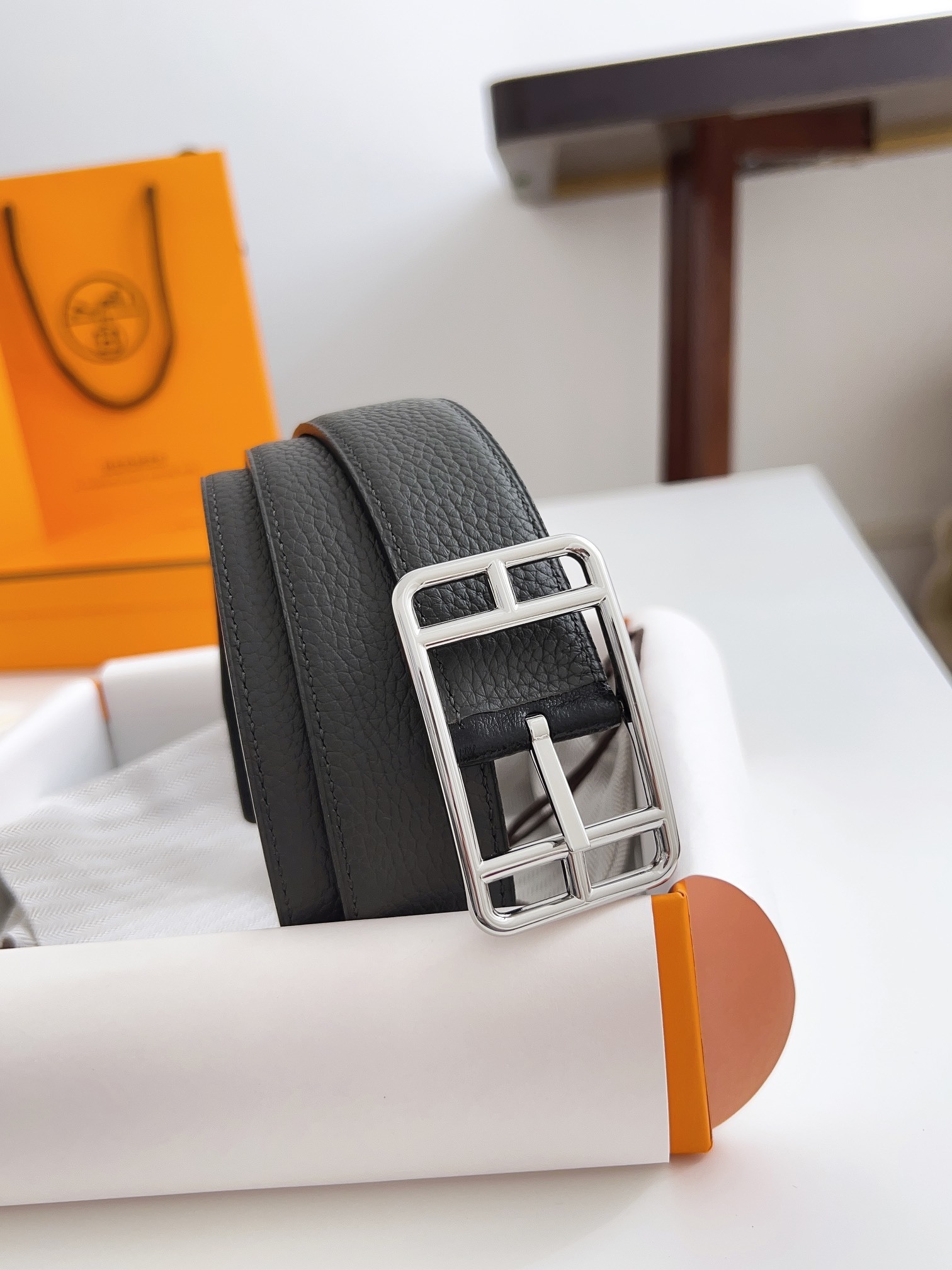 Hermès Luxury Leather Belt with Silver Buckle - Premium Grey Strap