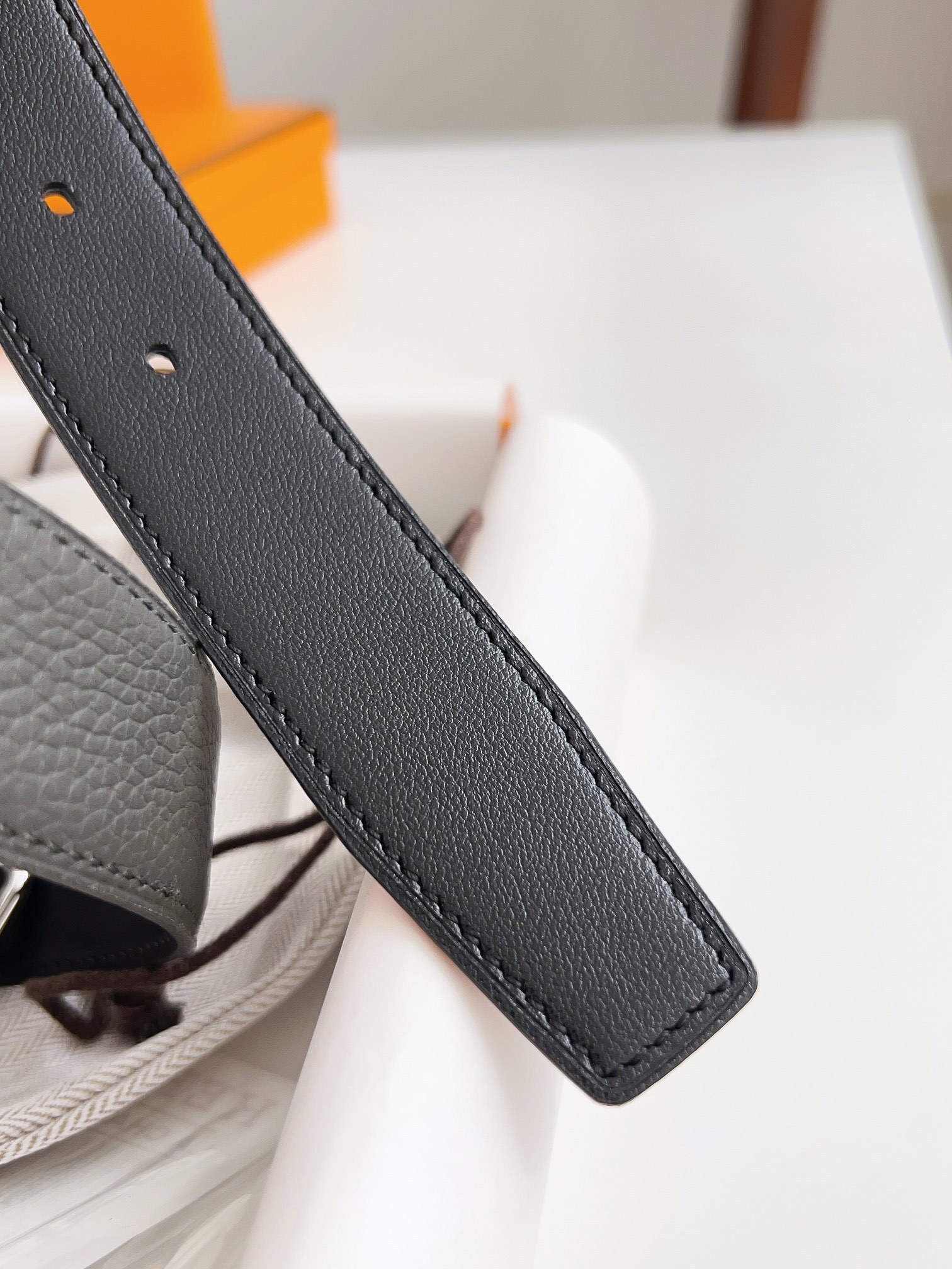 Hermès Luxury Leather Belt with Silver Buckle - Premium Grey Strap