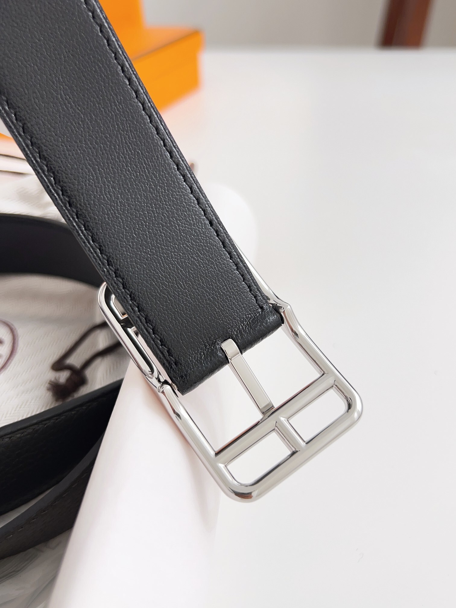 Hermès Luxury Leather Belt with Silver Buckle - Premium Grey Strap