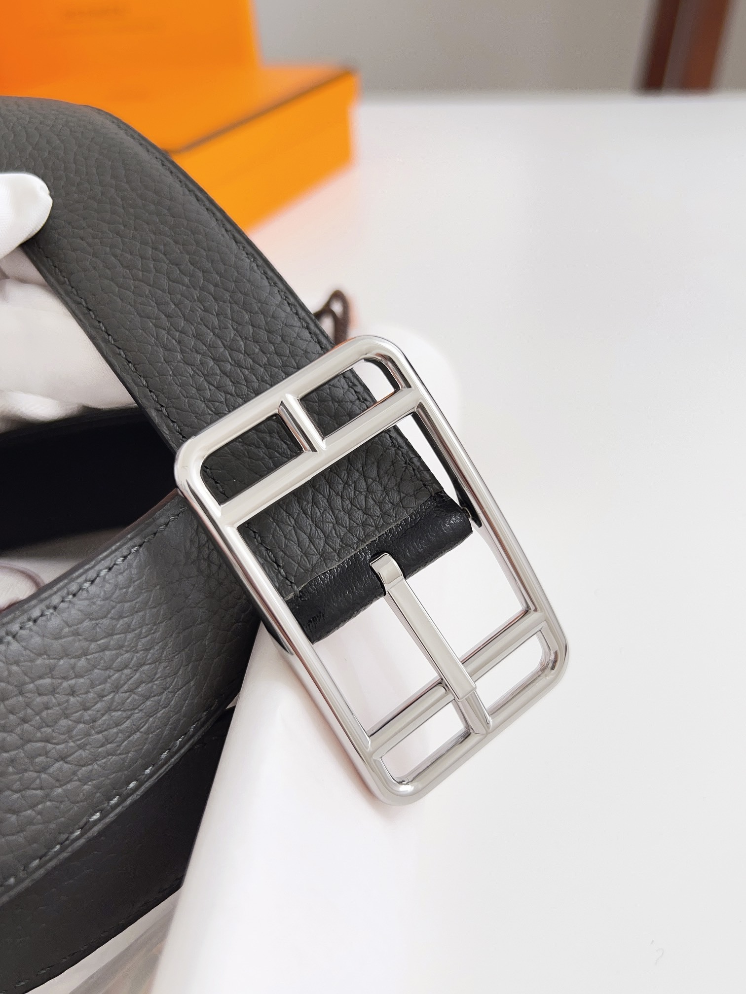 Hermès Luxury Leather Belt with Silver Buckle - Premium Grey Strap