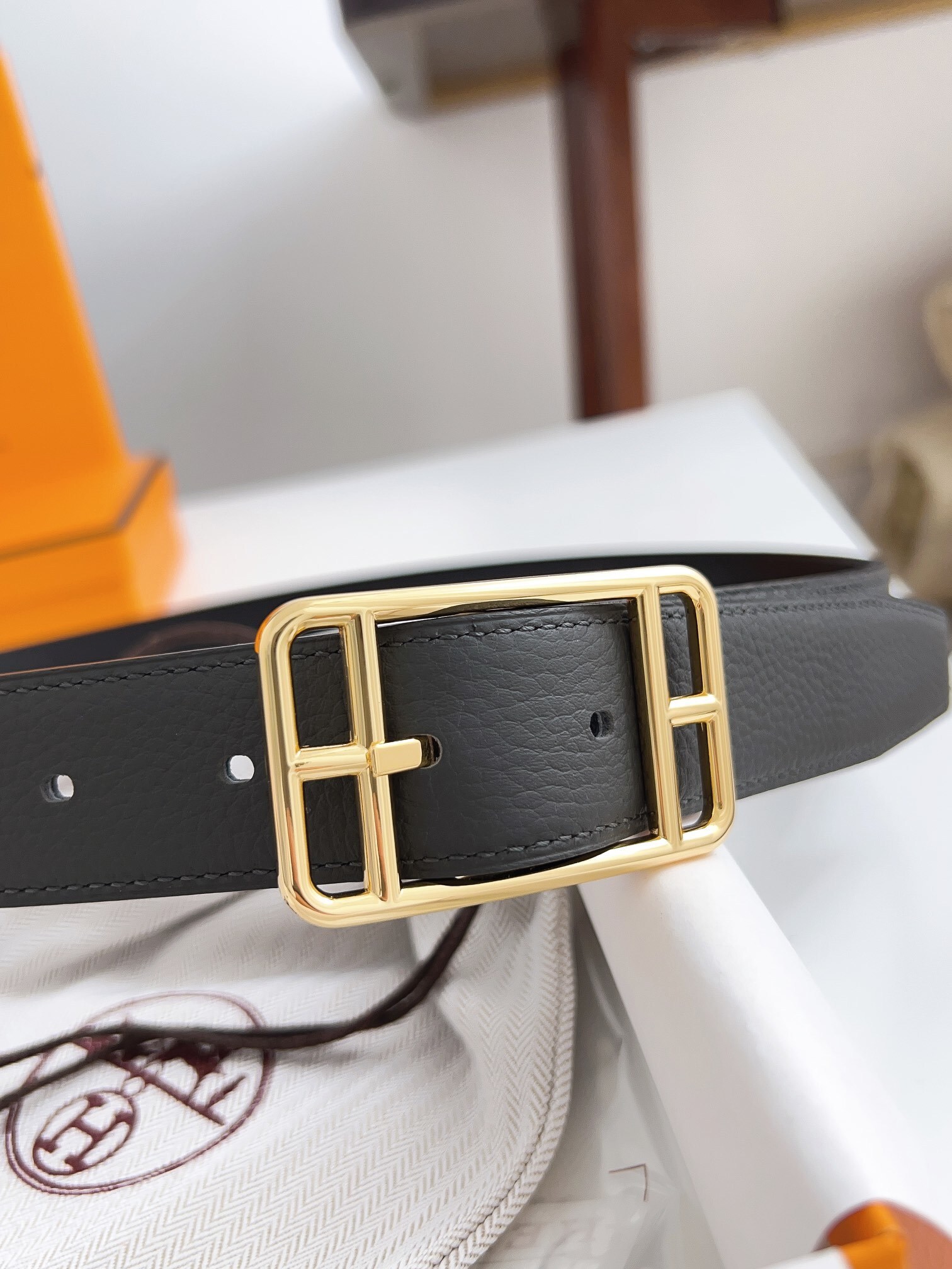 Luxury Hermès Leather Belt with Gold Buckle - Grey