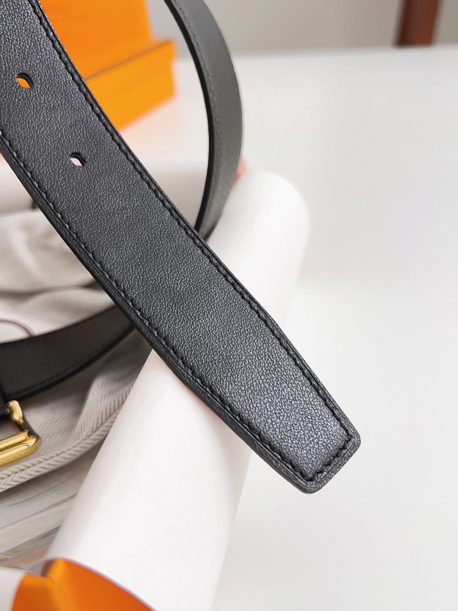 Luxury Hermès Leather Belt with Gold Buckle - Grey