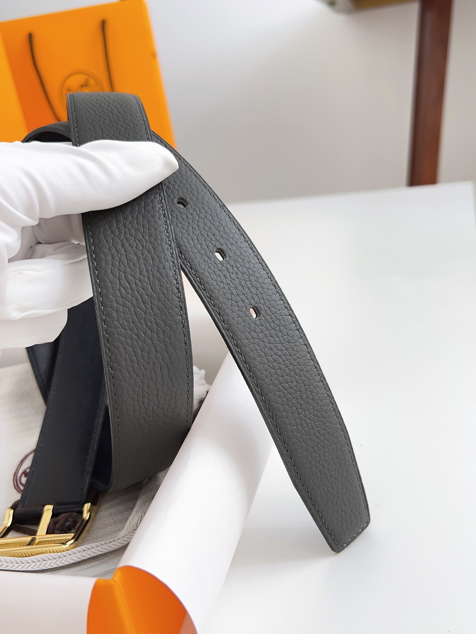 Luxury Hermès Leather Belt with Gold Buckle - Grey