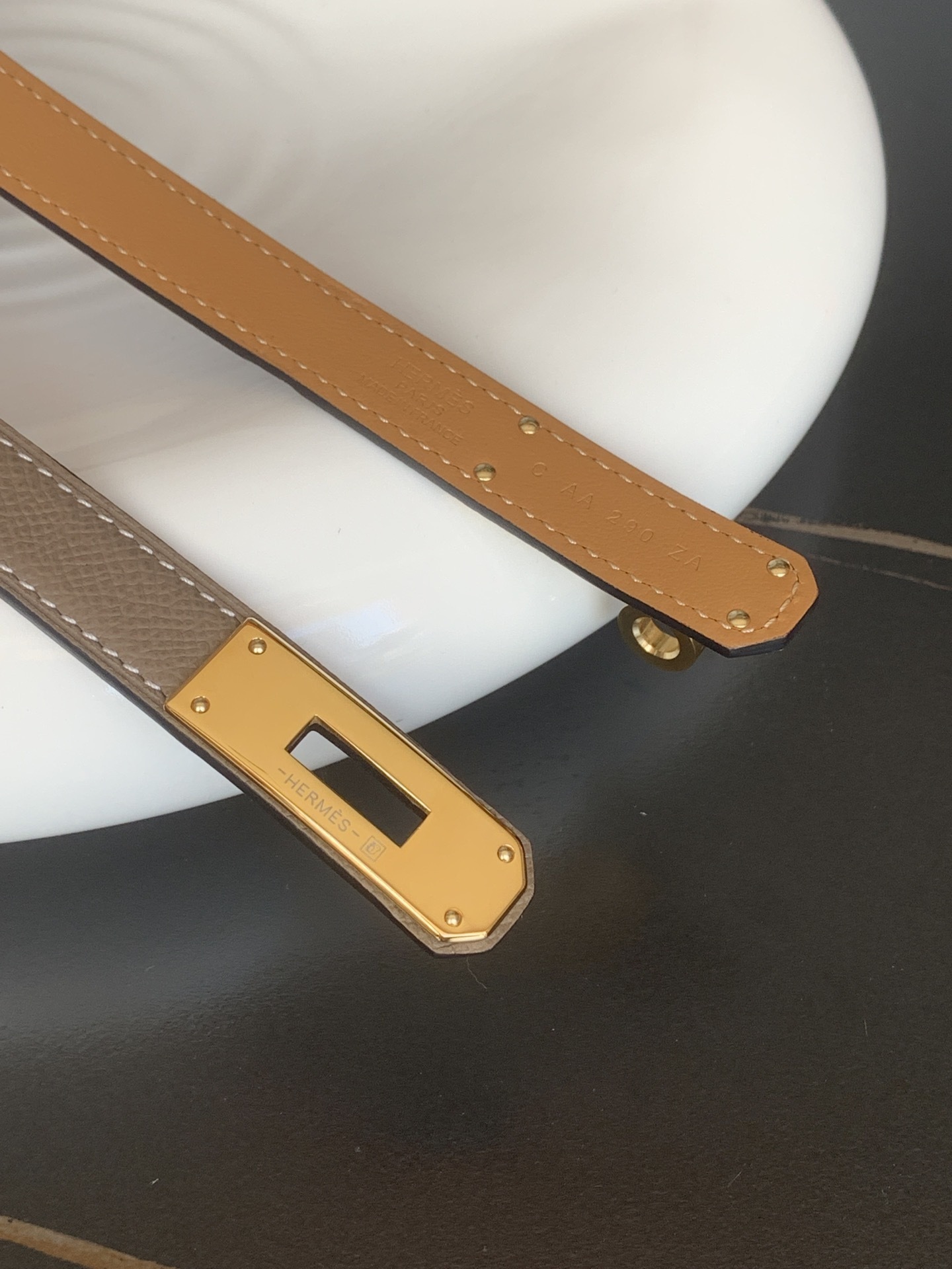 Hermès Kelly Epsom Leather Belt in Etoupe with Gold Hardware