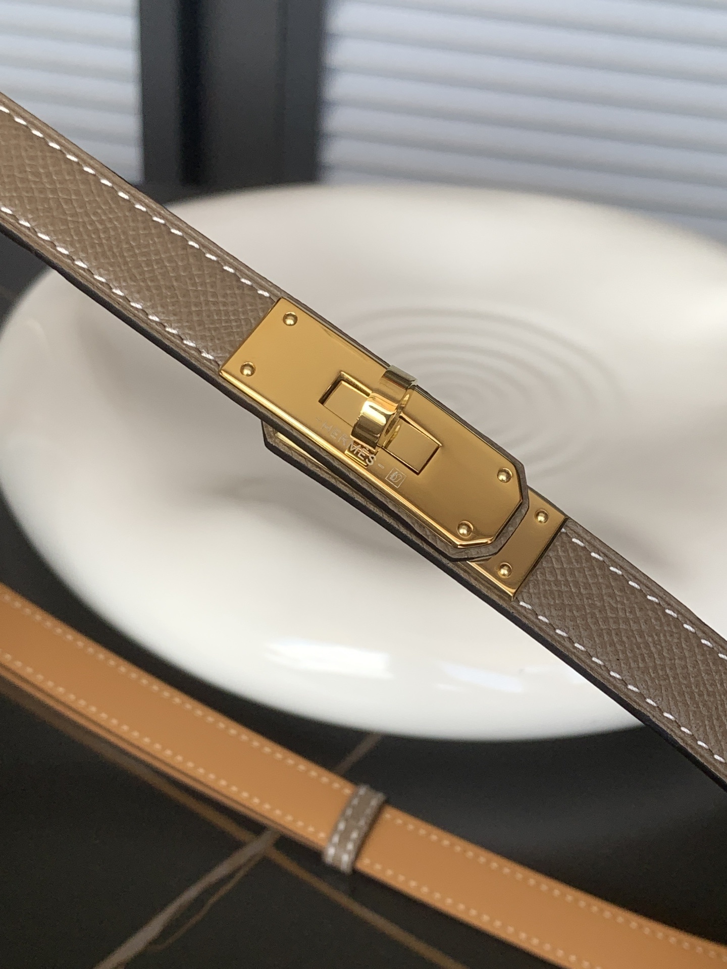 Hermès Kelly Epsom Leather Belt in Etoupe with Gold Hardware