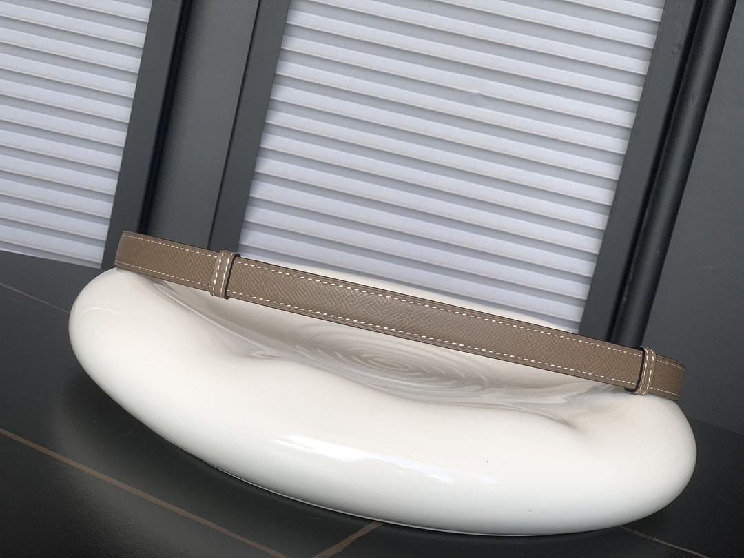 Hermès Kelly Epsom Leather Belt in Etoupe with Gold Hardware